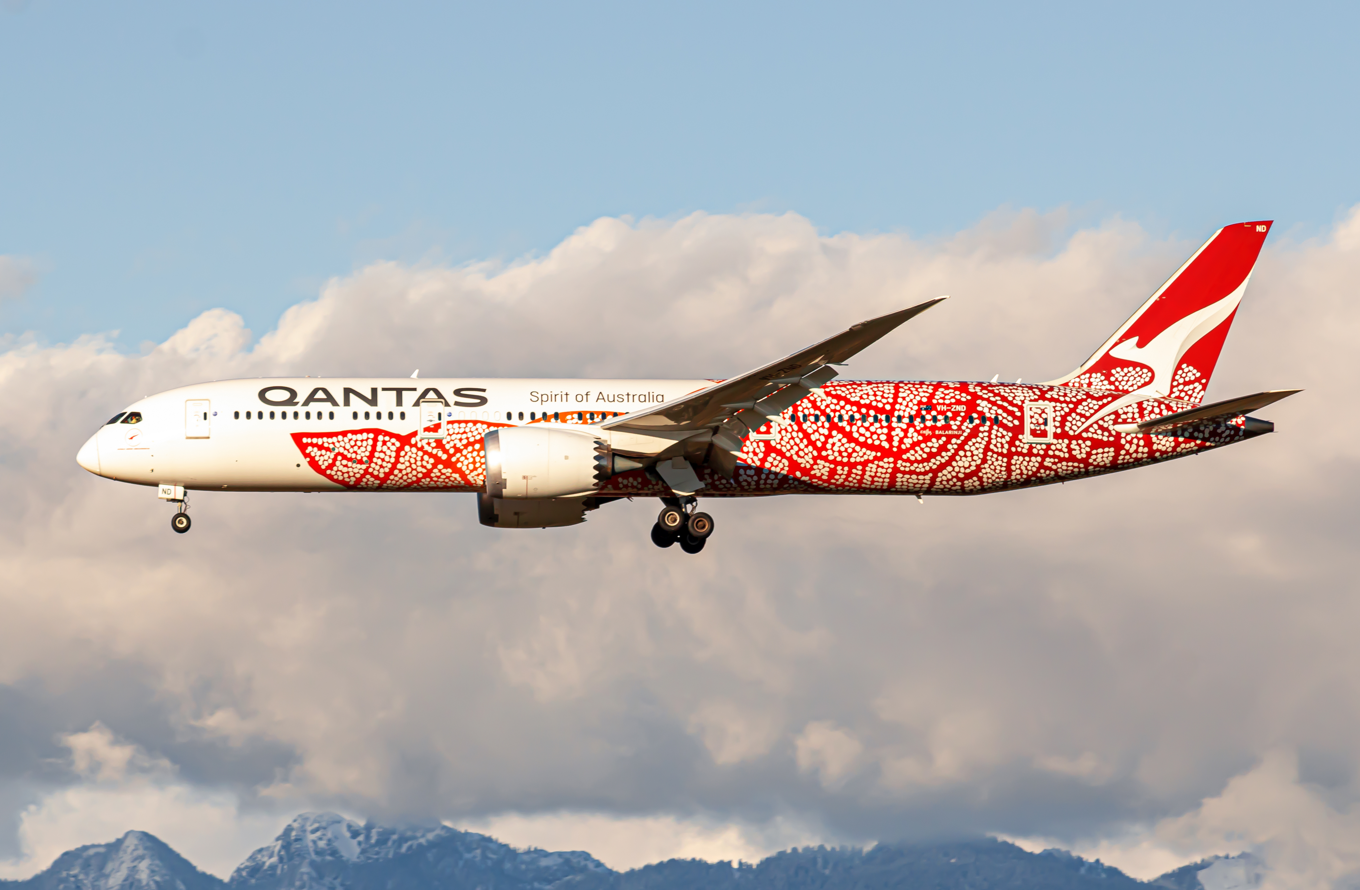 Full size: Qantas Airways Boeing 787-9 VH-ZND at Vancouver International Airport