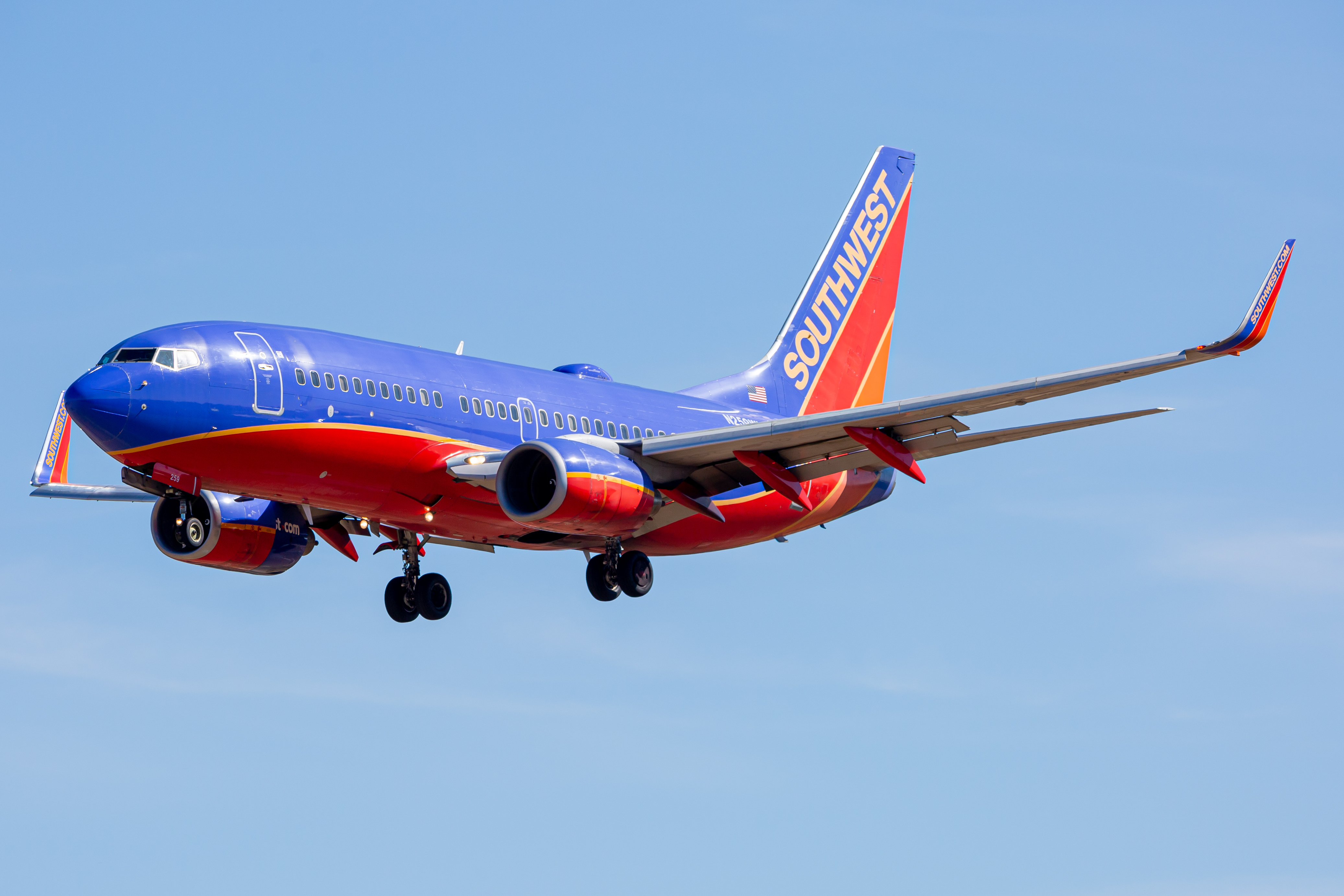 Full size: Southwest Airlines Boeing 737-700 N259WN at Baltimore/Washington International Thurgood Marshall Airport
