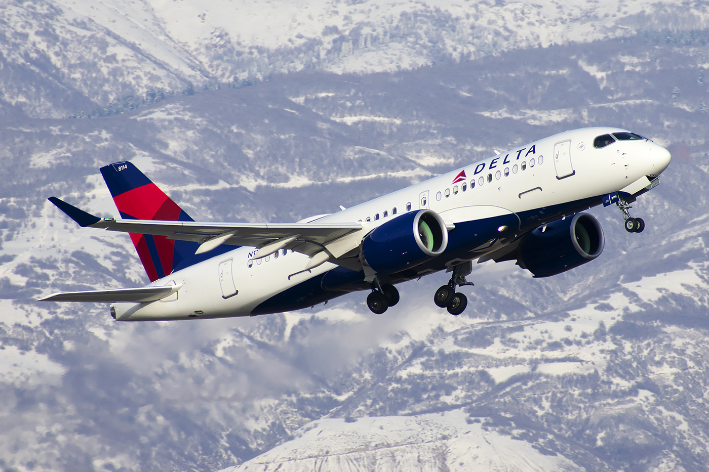 Full size: Delta Airlines Airbus A220-100 N114DU at Salt Lake City International Airport