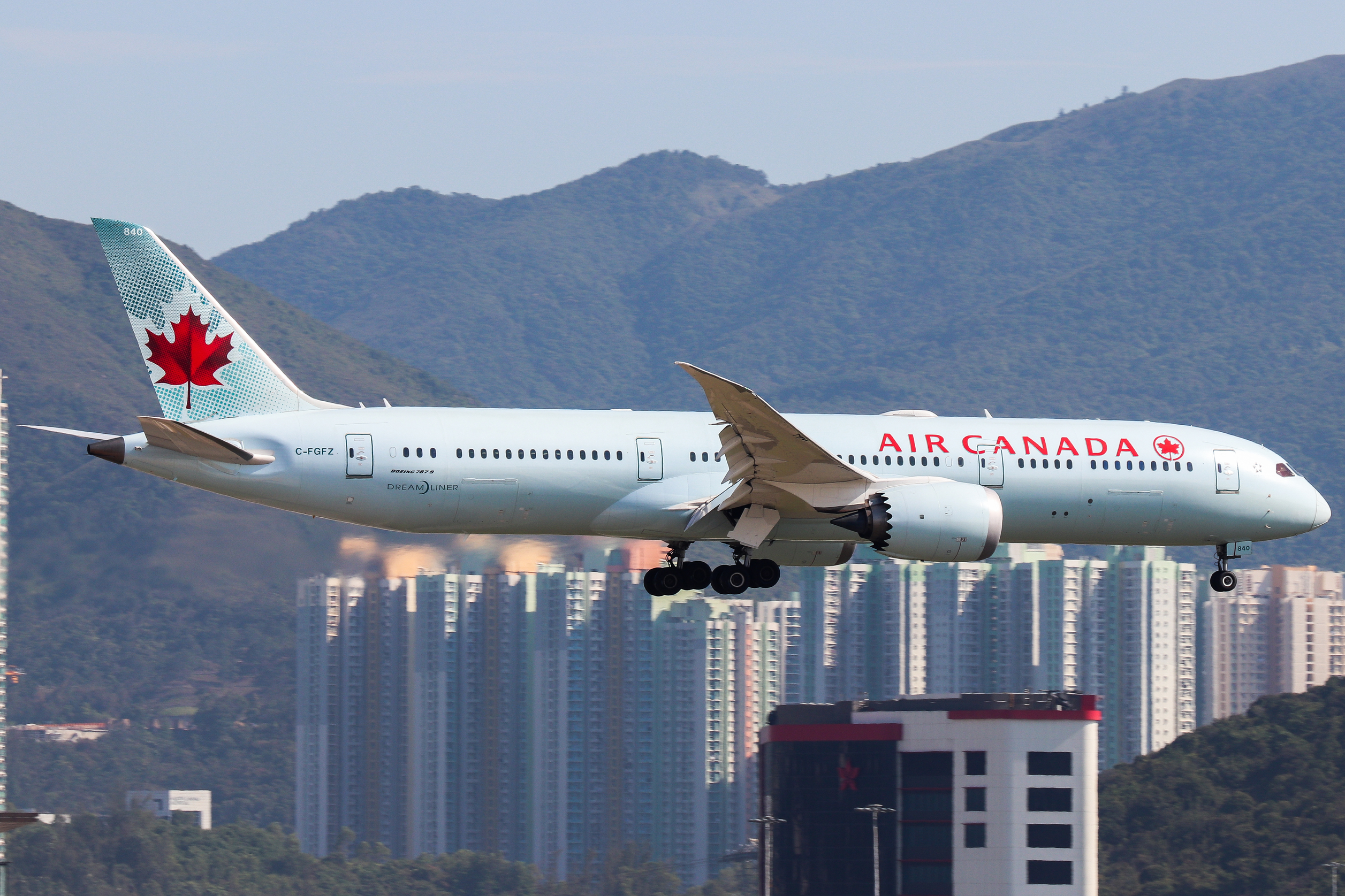 Full size: Air Canada Boeing 787-9 C-FGFZ at Hong Kong International Airport