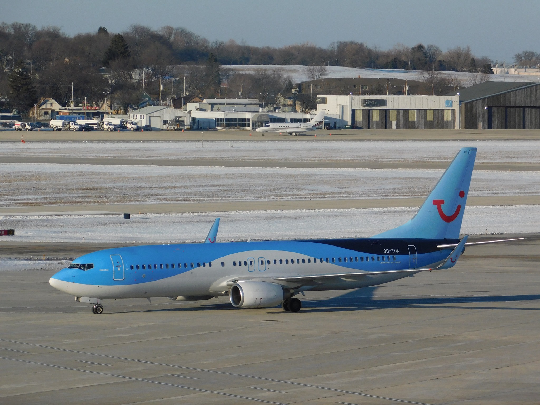 Full size: Tui fly Belgium  Boeing 737-800 OO-TUK at General Mitchell International Airport