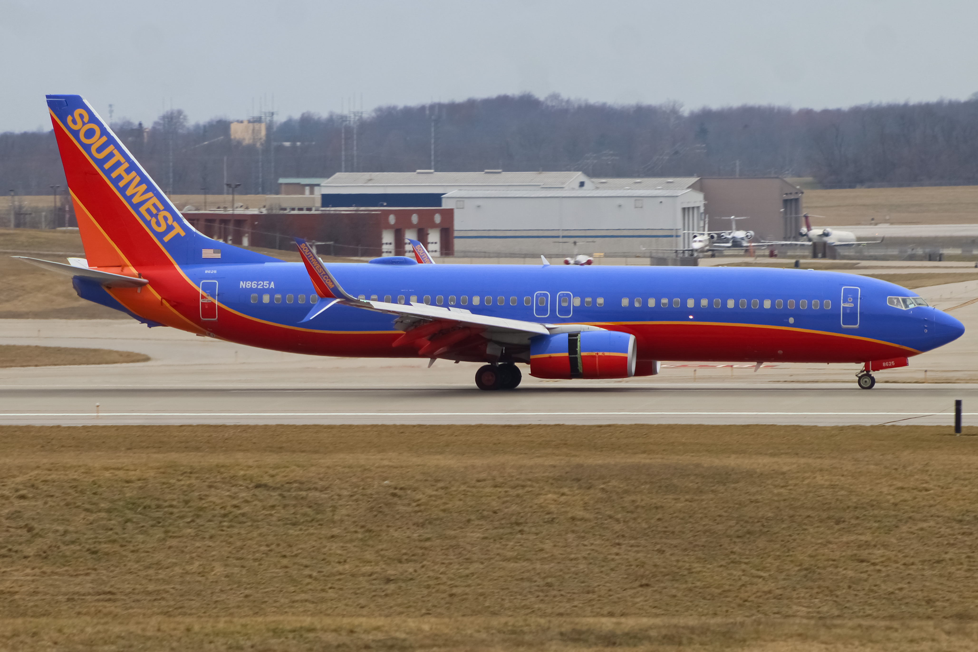 Full size: Southwest Airlines Boeing 737-800 N8625A at Cincinnati/Northern Kentucky International Airport