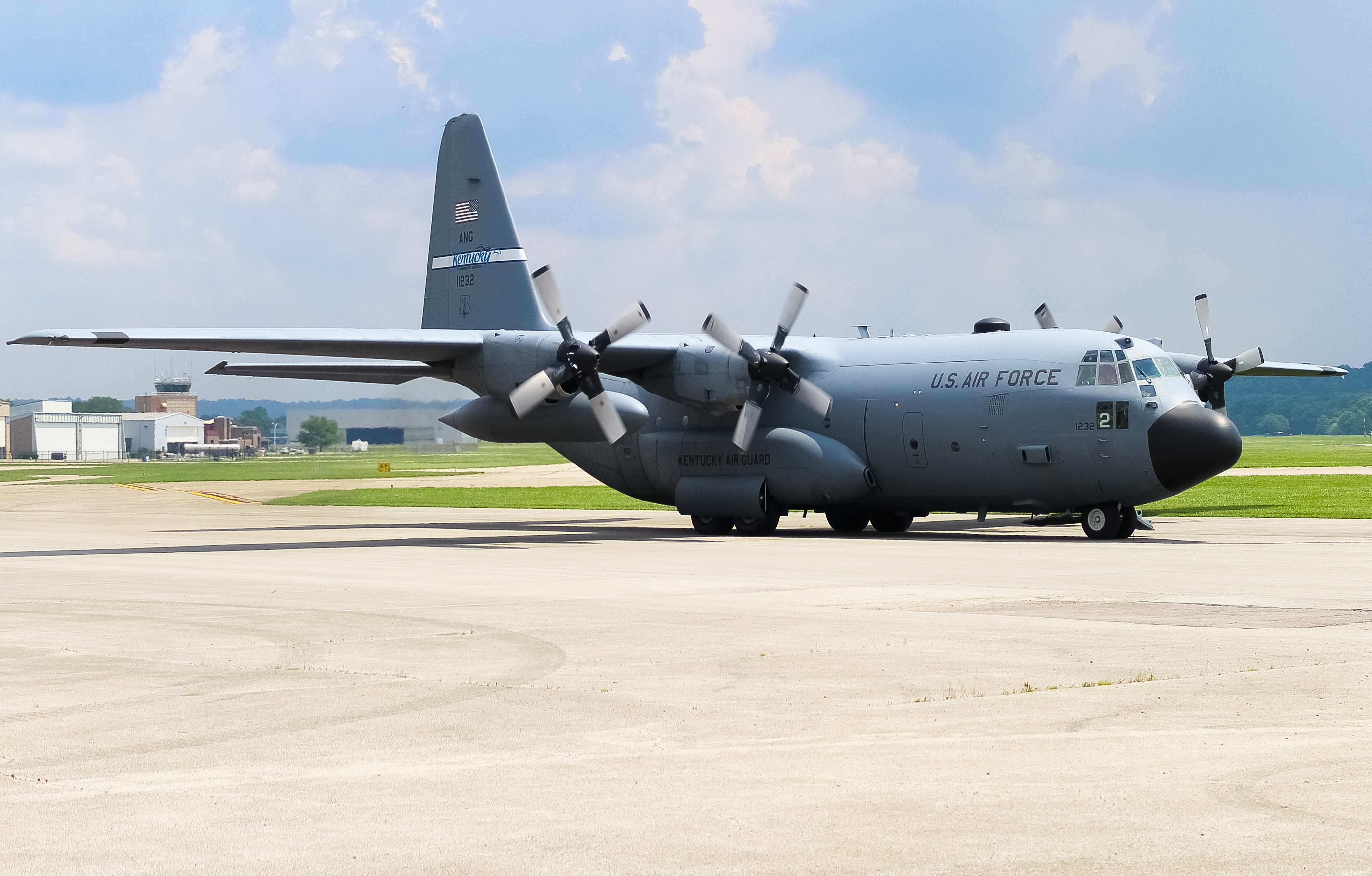 Full size: USAF - United States Air Force Lockheed C-130H Hercules 91-1232 at Cincinnati Municipal Airport/Lunken Field