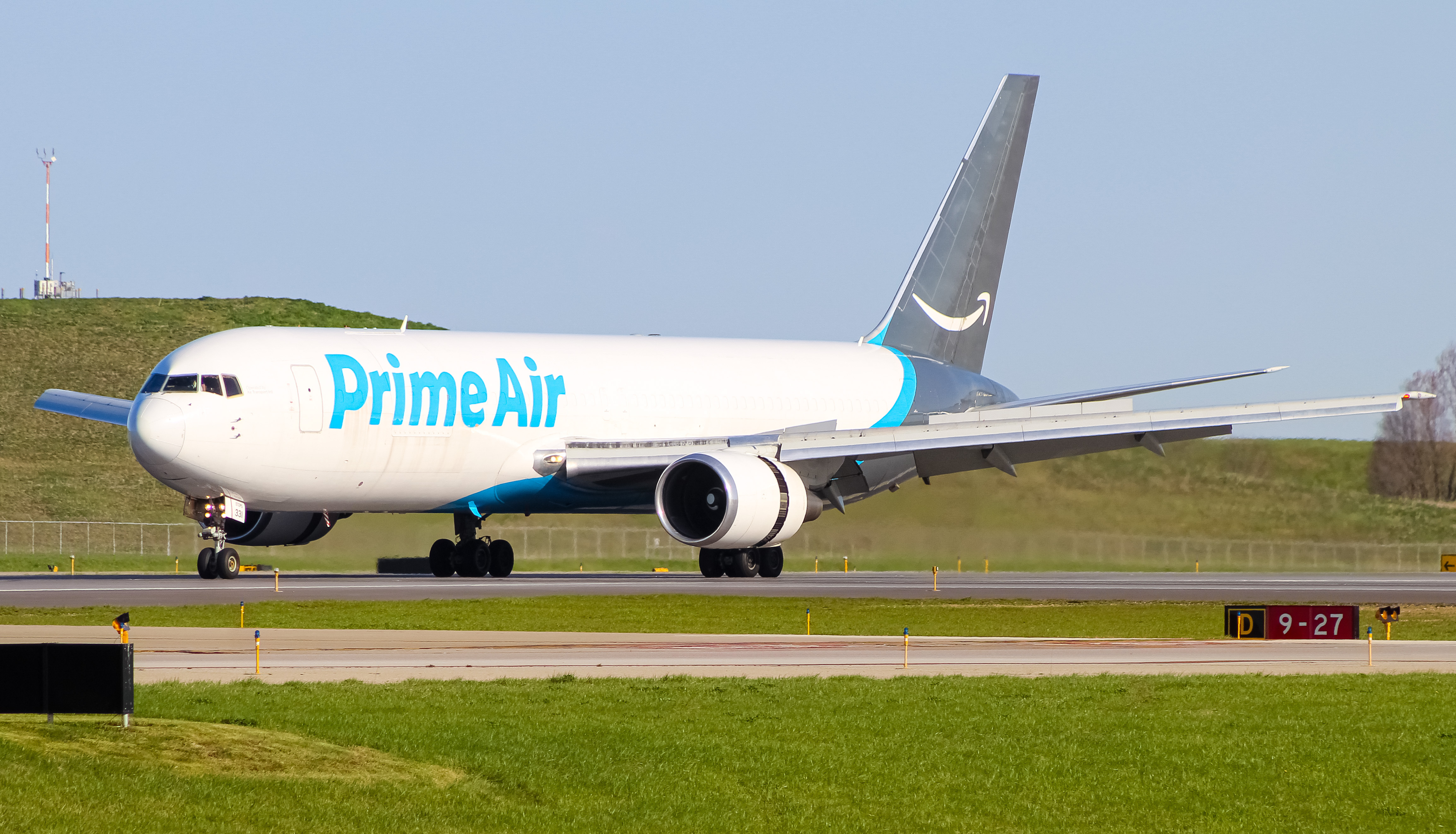 Full size: Prime Air Boeing 767-300F N331AZ at Cincinnati/Northern Kentucky International Airport