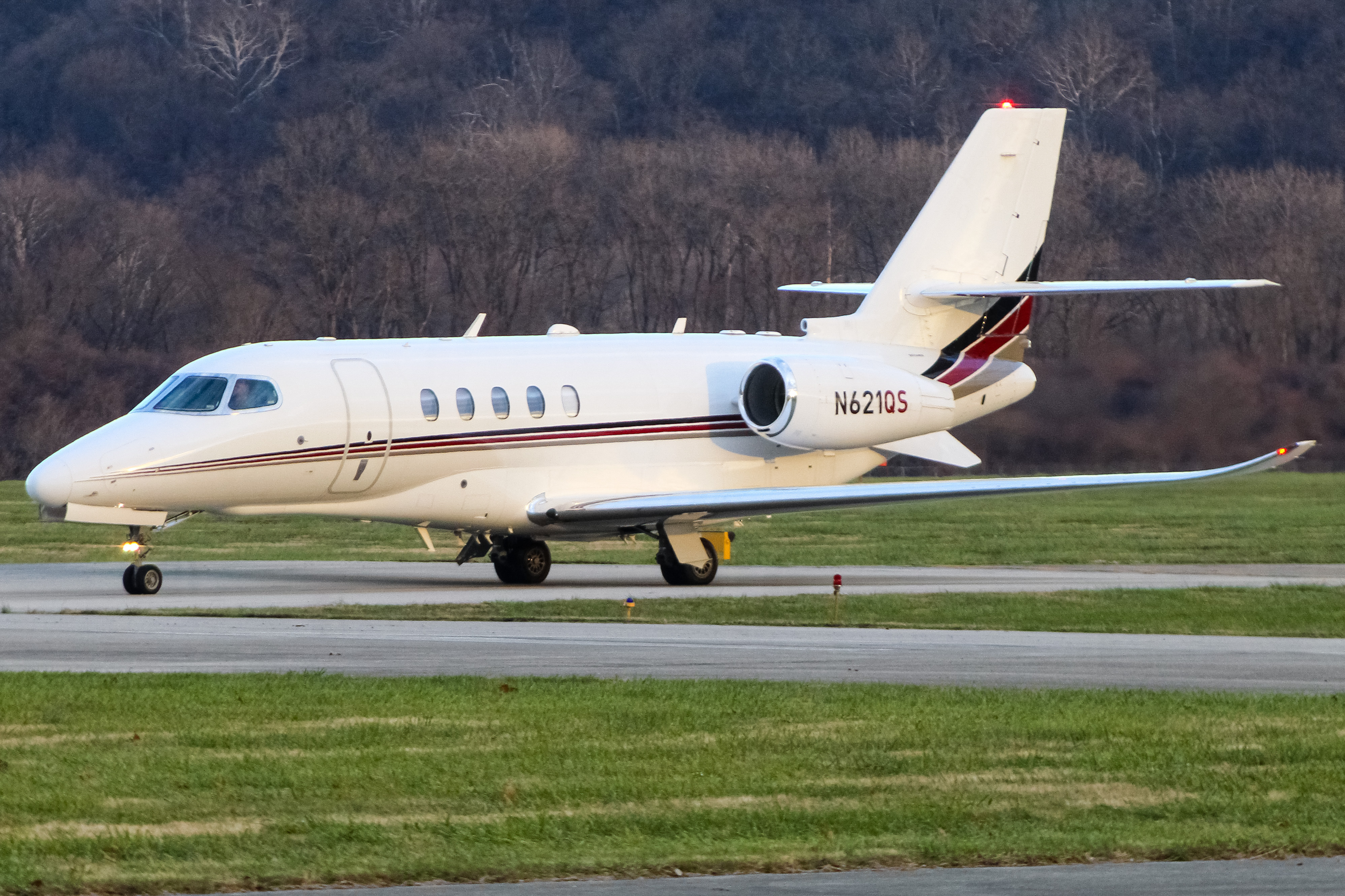 Full size: NetJets Cessna 680 Citation Sovereign N621QS at Cincinnati Municipal Airport/Lunken Field