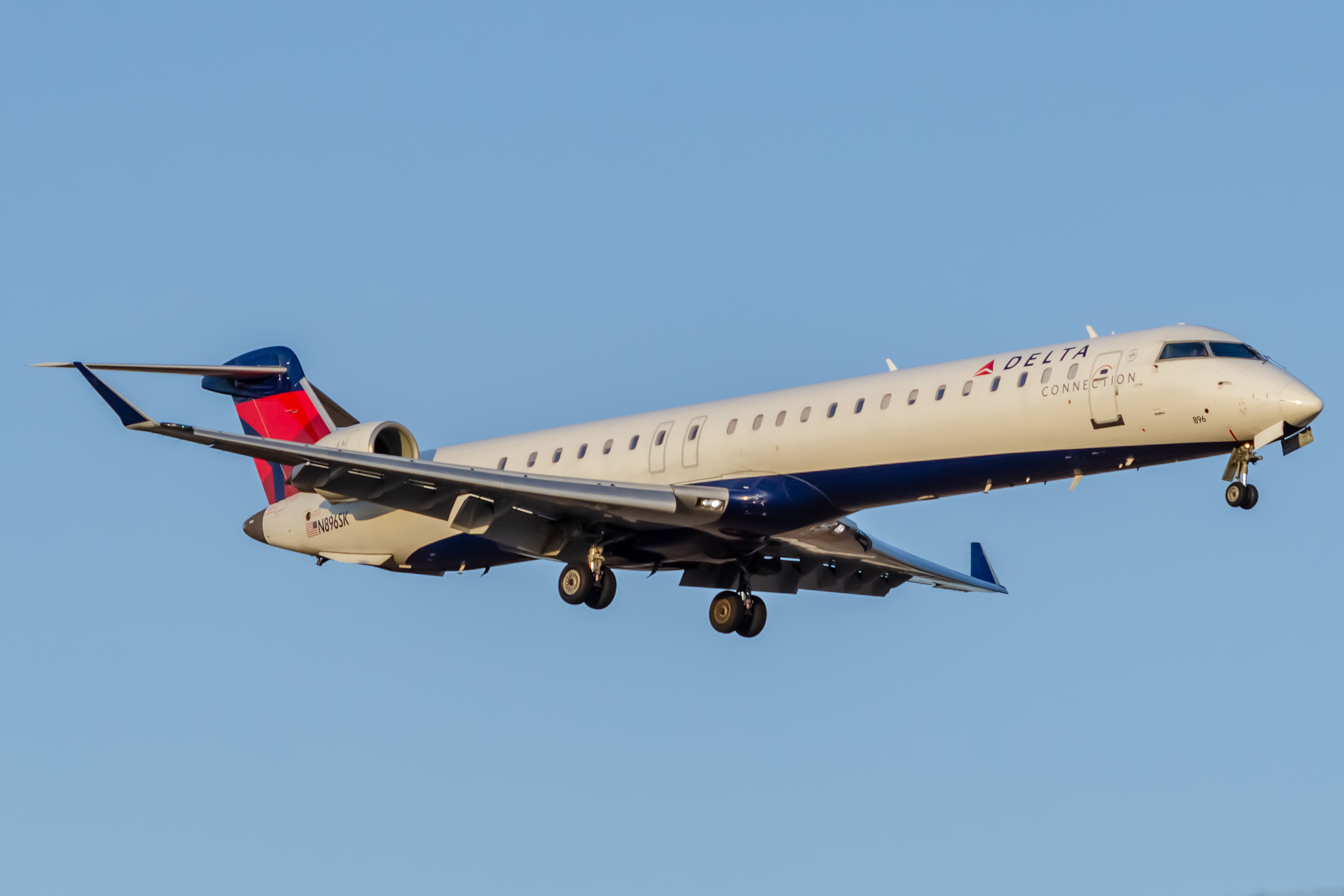 Full size: Delta Connection Mitsubishi CRJ-900 N896SK at General Mitchell International Airport