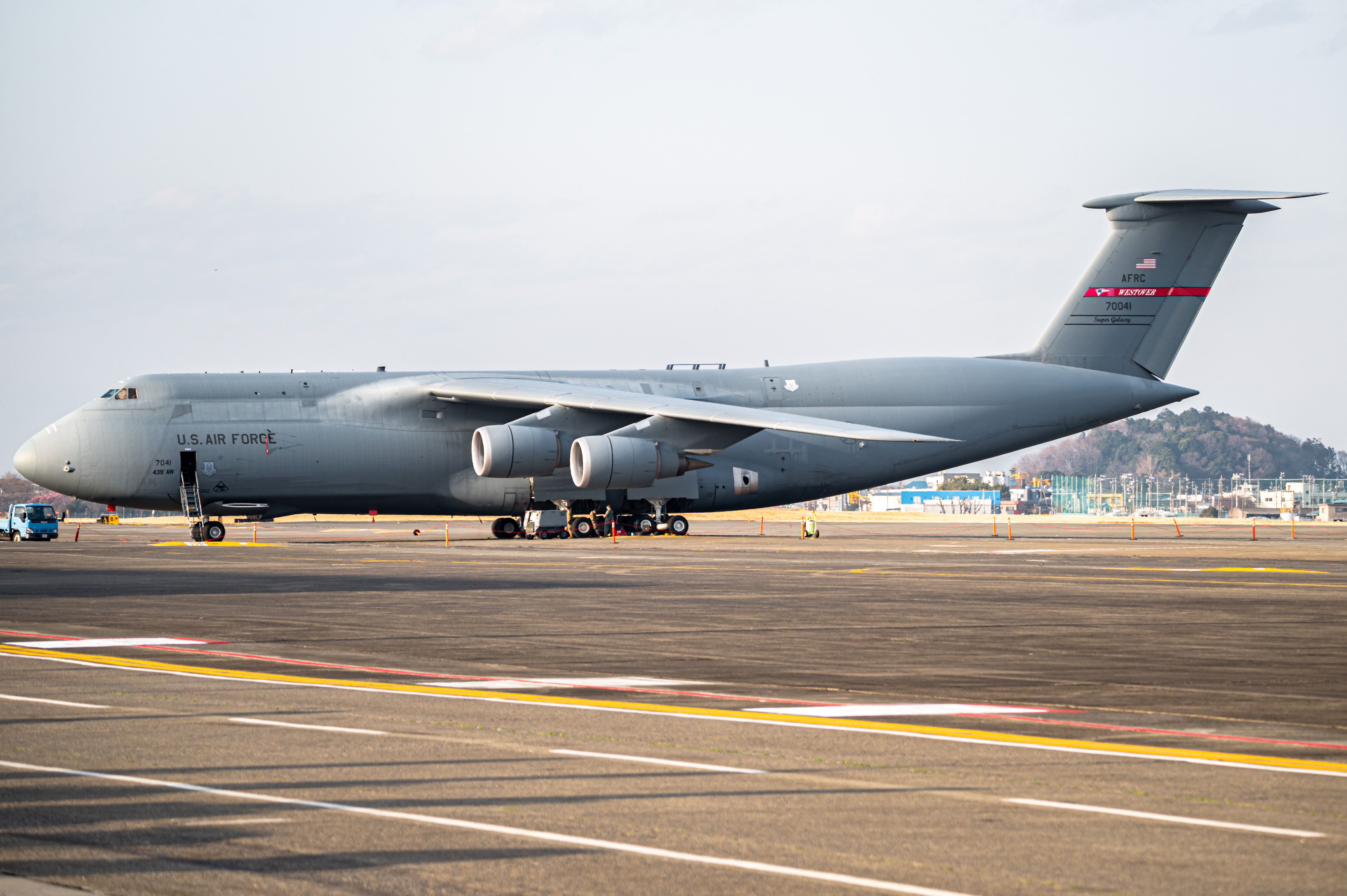 Full size: USAF - United States Air Force Lockheed C-5 Galaxy 87-0041 at Yokota Air Base