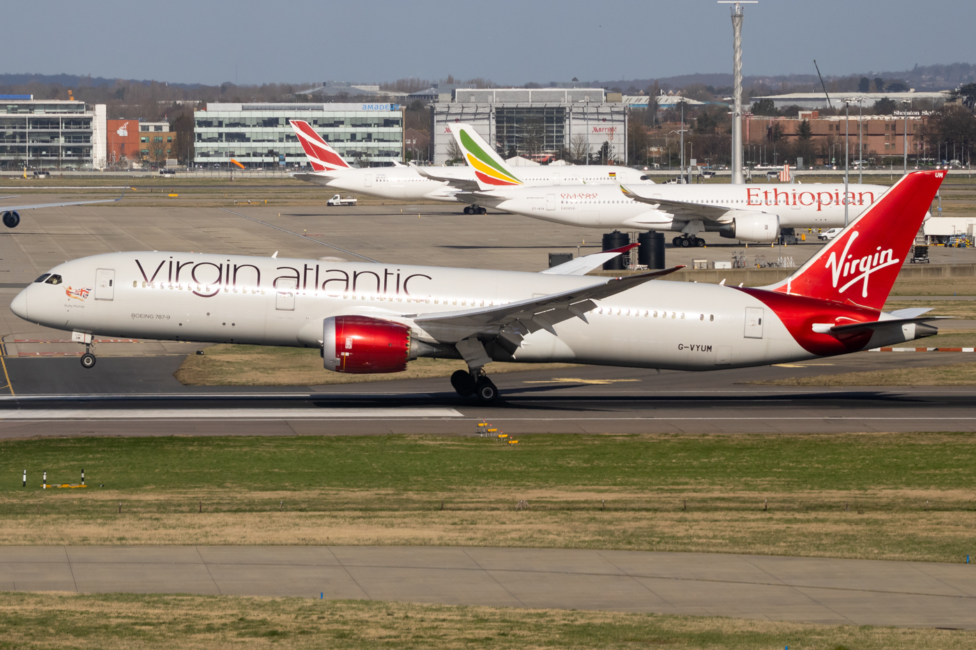 Full size: Virgin Atlantic  Boeing 787-9 G-VYUM at London Heathrow International Airport
