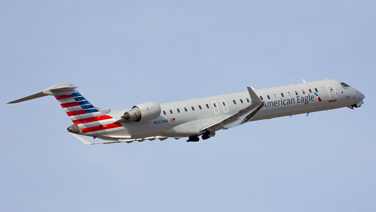 Full size: PSA Airlines Mitsubishi CRJ-900 N563NN at John Glenn Columbus International Airport