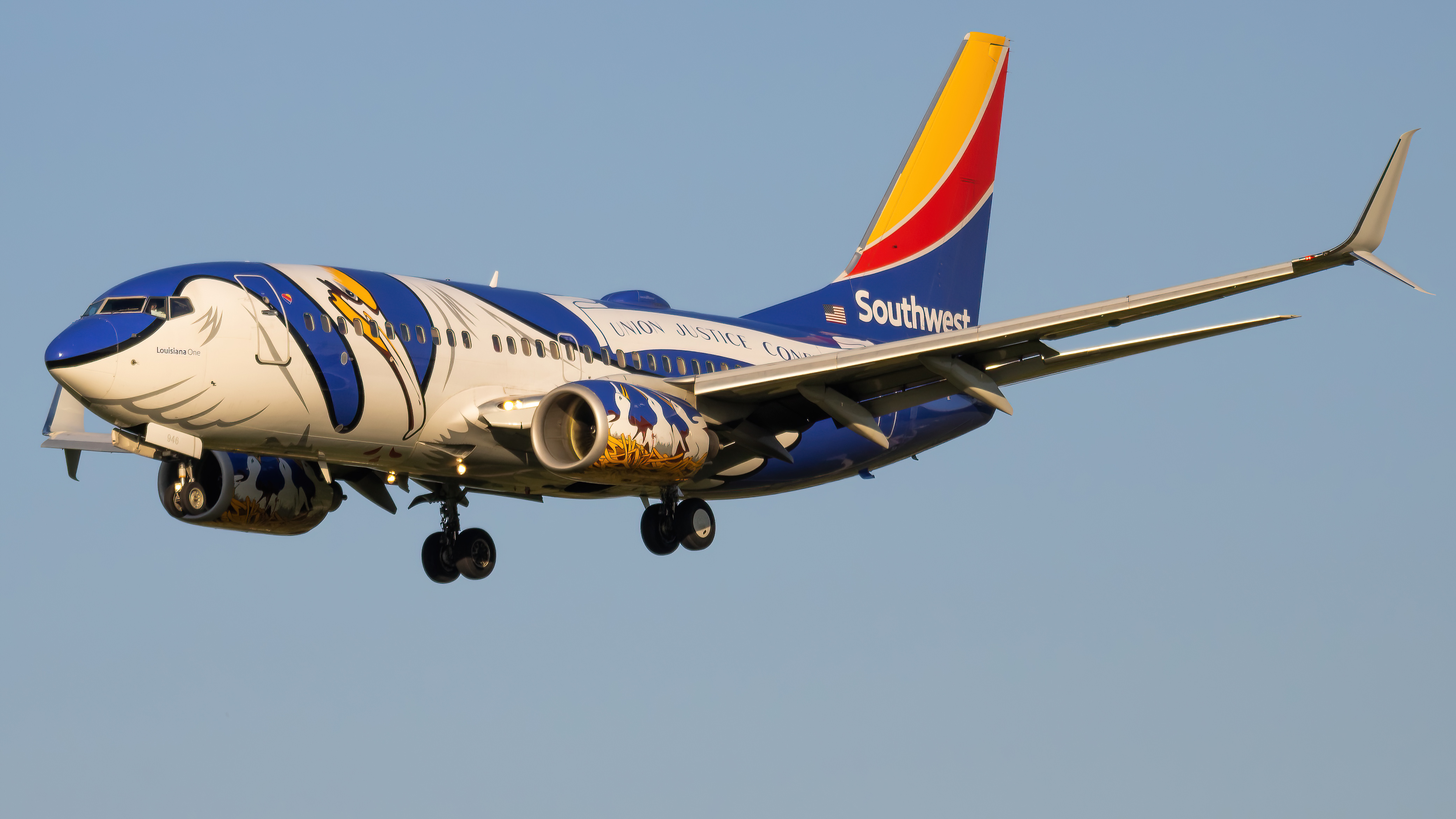 Full size: Southwest Airlines Boeing 737-700 N946WN at Baltimore/Washington International Thurgood Marshall Airport