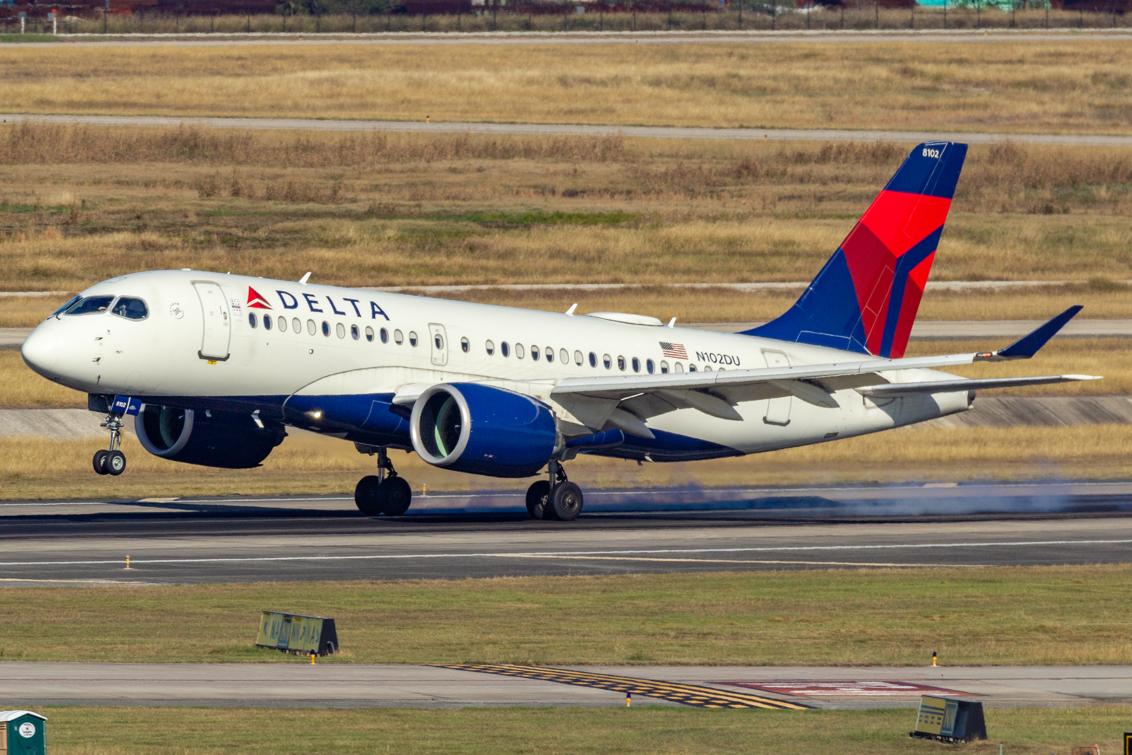 Full size: Delta Airlines Airbus A220-100 N102DU at Houston-George Bush Intercontinental Airport