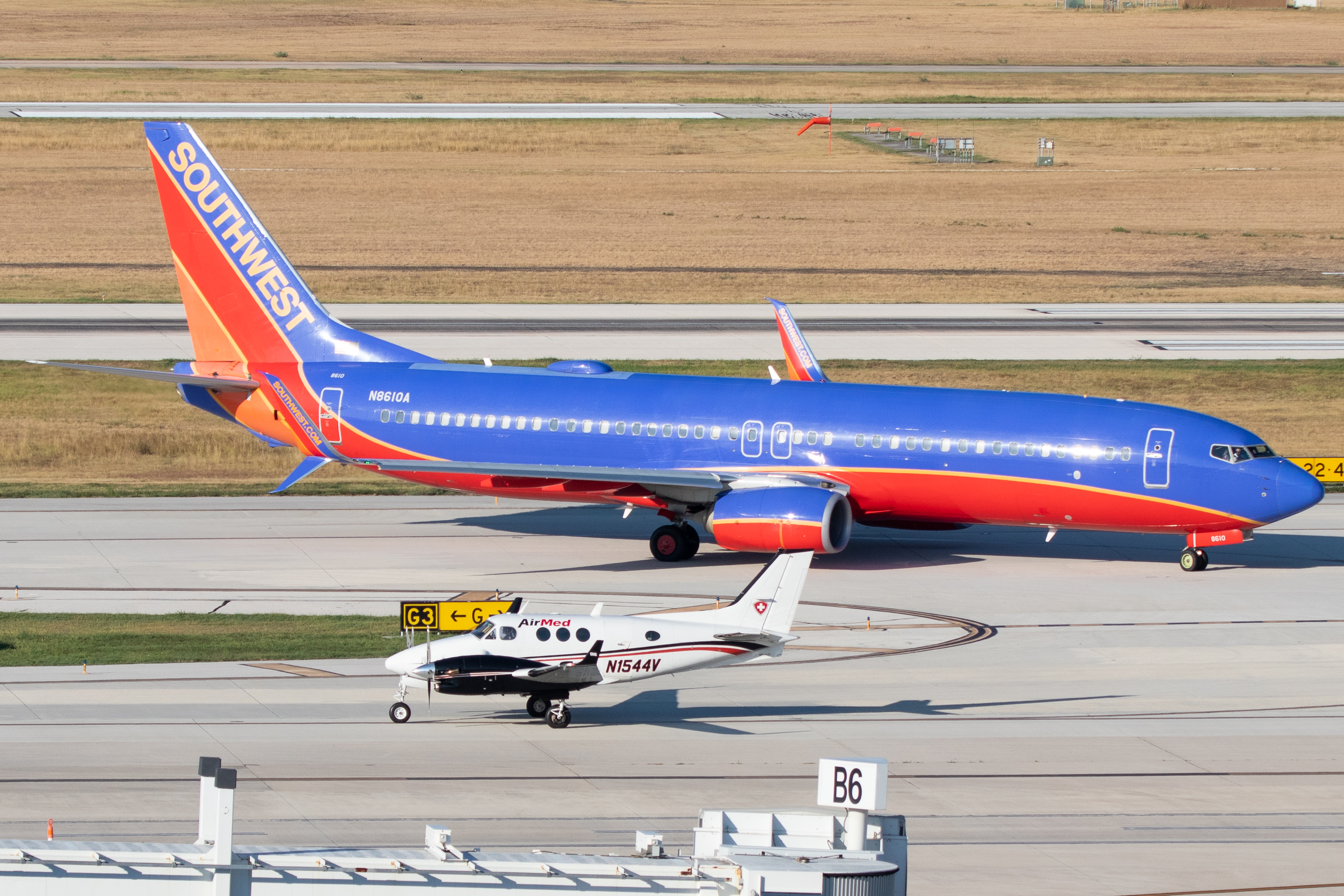 Full size: AirMed Beechcraft C90A N1544V at San Antonio International Airport