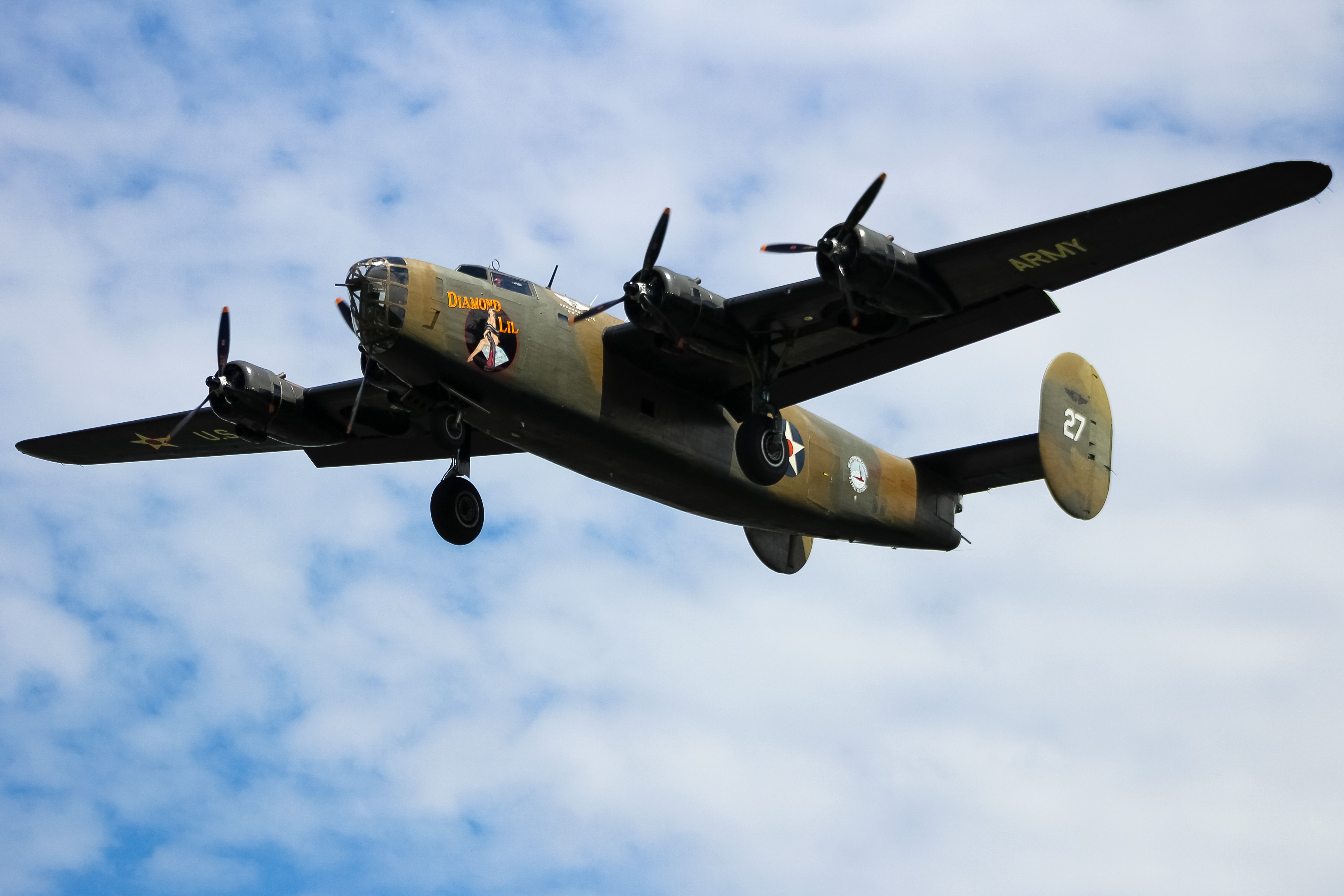 Full size: PRIVATE Consolidated B-24 Liberator N24927 at Cincinnati Municipal Airport/Lunken Field