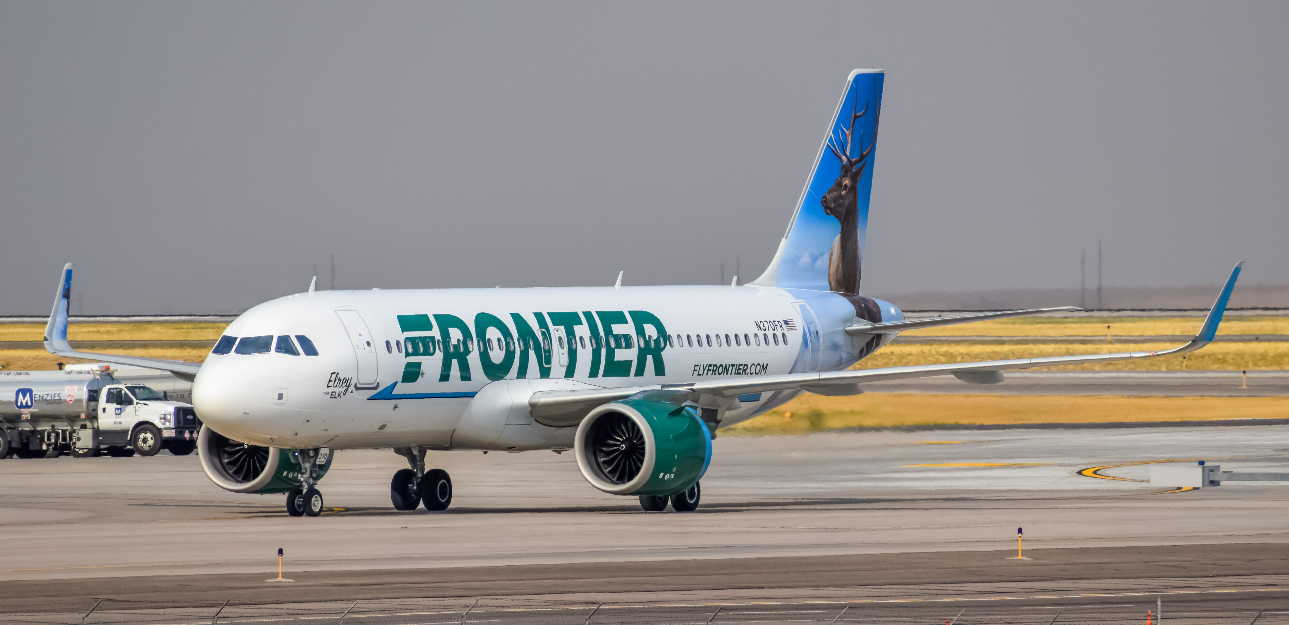 Full size: Frontier Airlines Airbus A320-200N N370FR at Denver International Airport