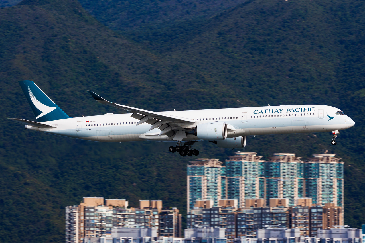 Full size: Cathay Pacific Airbus A350-1000 B-LXK at Hong Kong International Airport