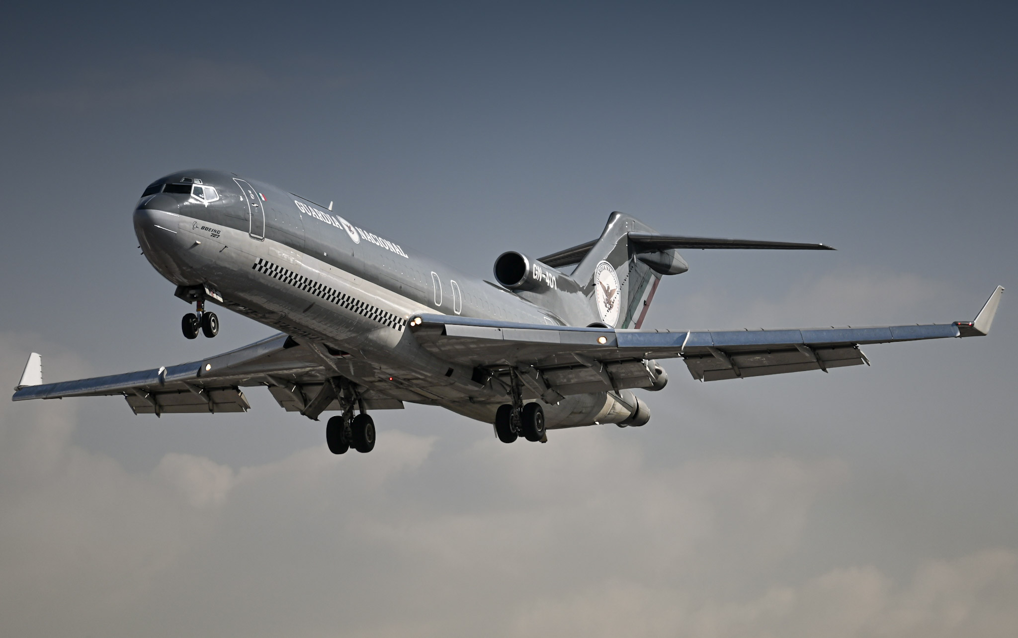 Full size: Mexico - Guardia Nacional Boeing 727-200 XC-MPF at Mexico City International Airport