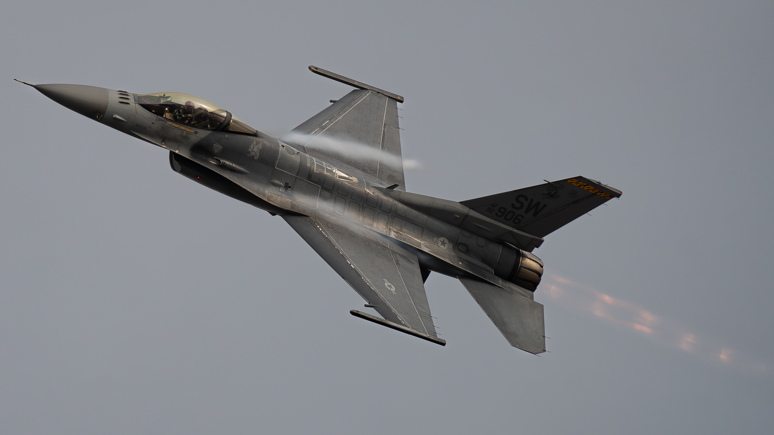 Full size: USAF - United States Air Force General Dynamics F-16 Fighting Falcon 92-3906 at Not Applicable
