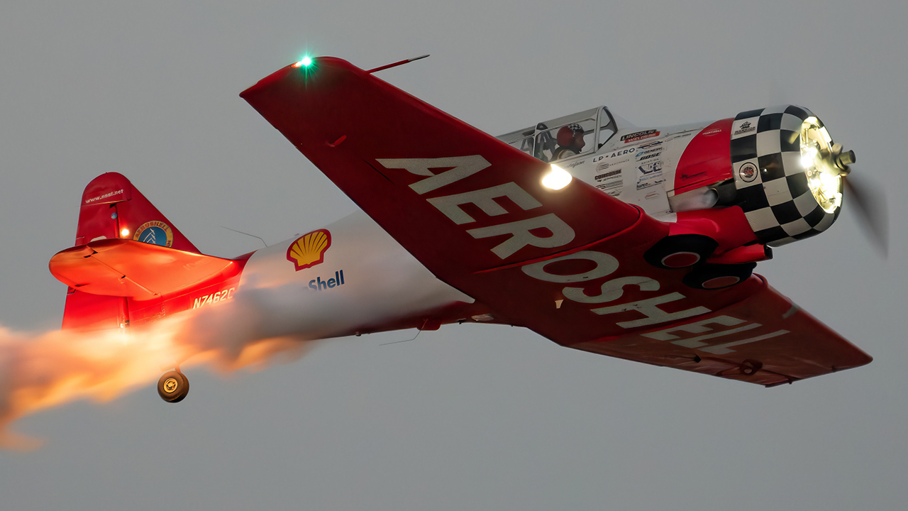 Full size: PRIVATE North American T-6 Texan N7462C at Wittman Regional Airport