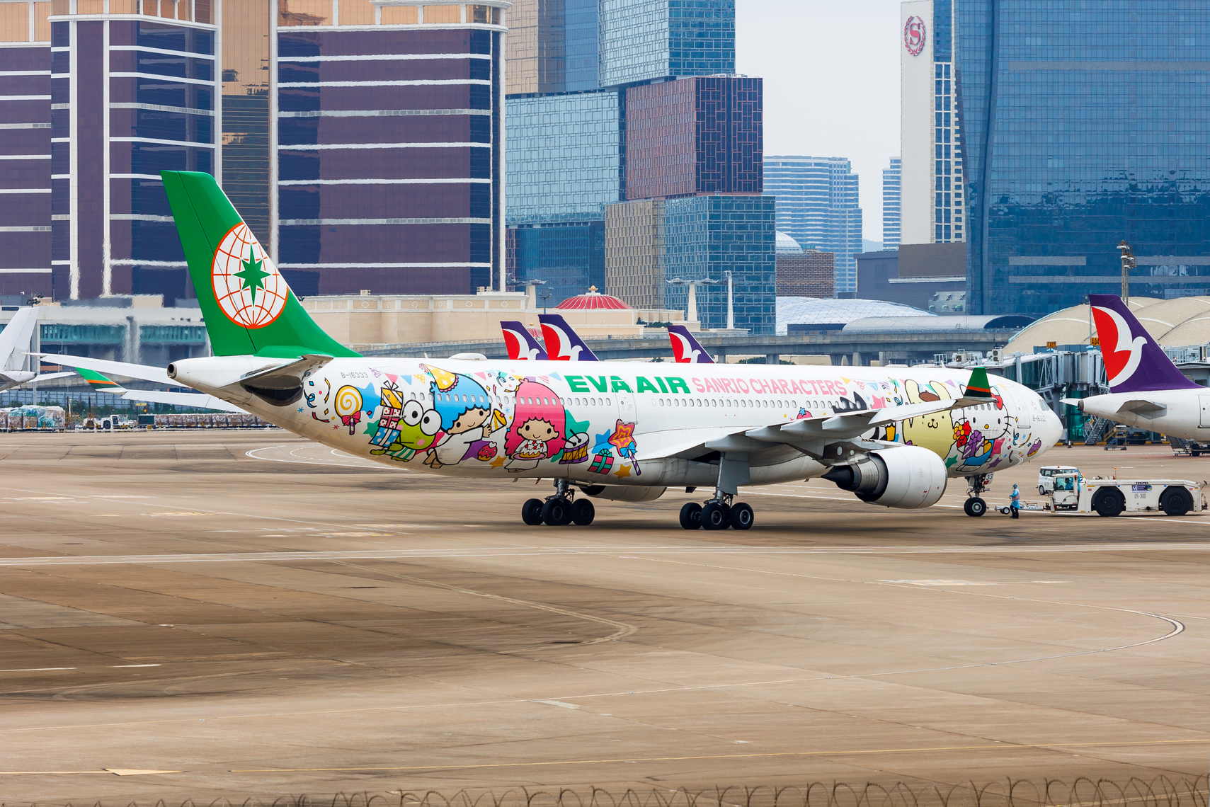 Full size: EVA Air Airbus A330-300 B-16333 at Macau International Airport