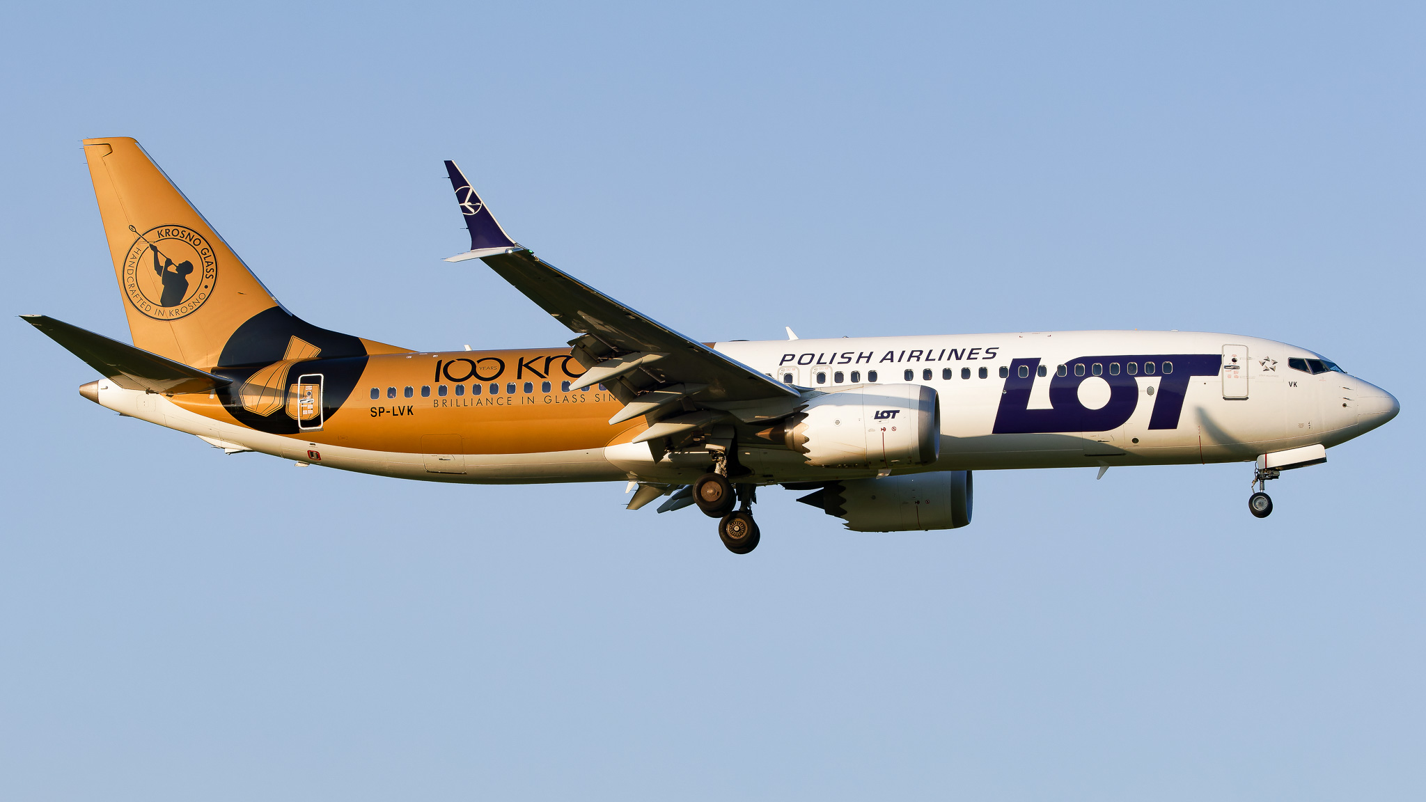 Full size: LOT Polish Airlines Boeing 737 MAX 8 SP-LVK at Zurich-Kloten Airport