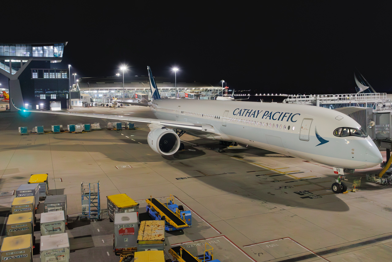 Full size: Cathay Pacific Airbus A350-1000 B-LXO at Hong Kong International Airport