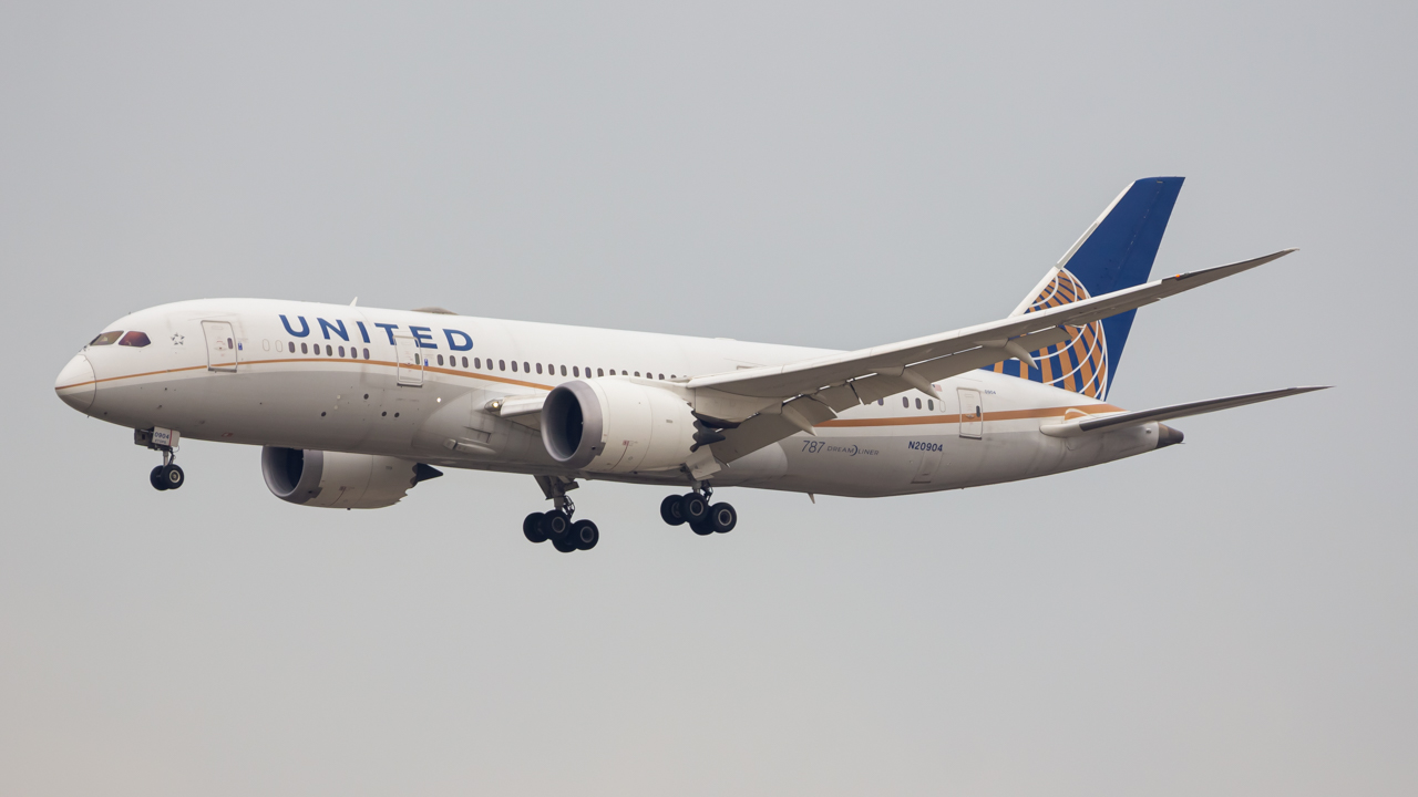 Full size: United Airlines Boeing 787-8 N20904 at Chicago O'Hare International Airport