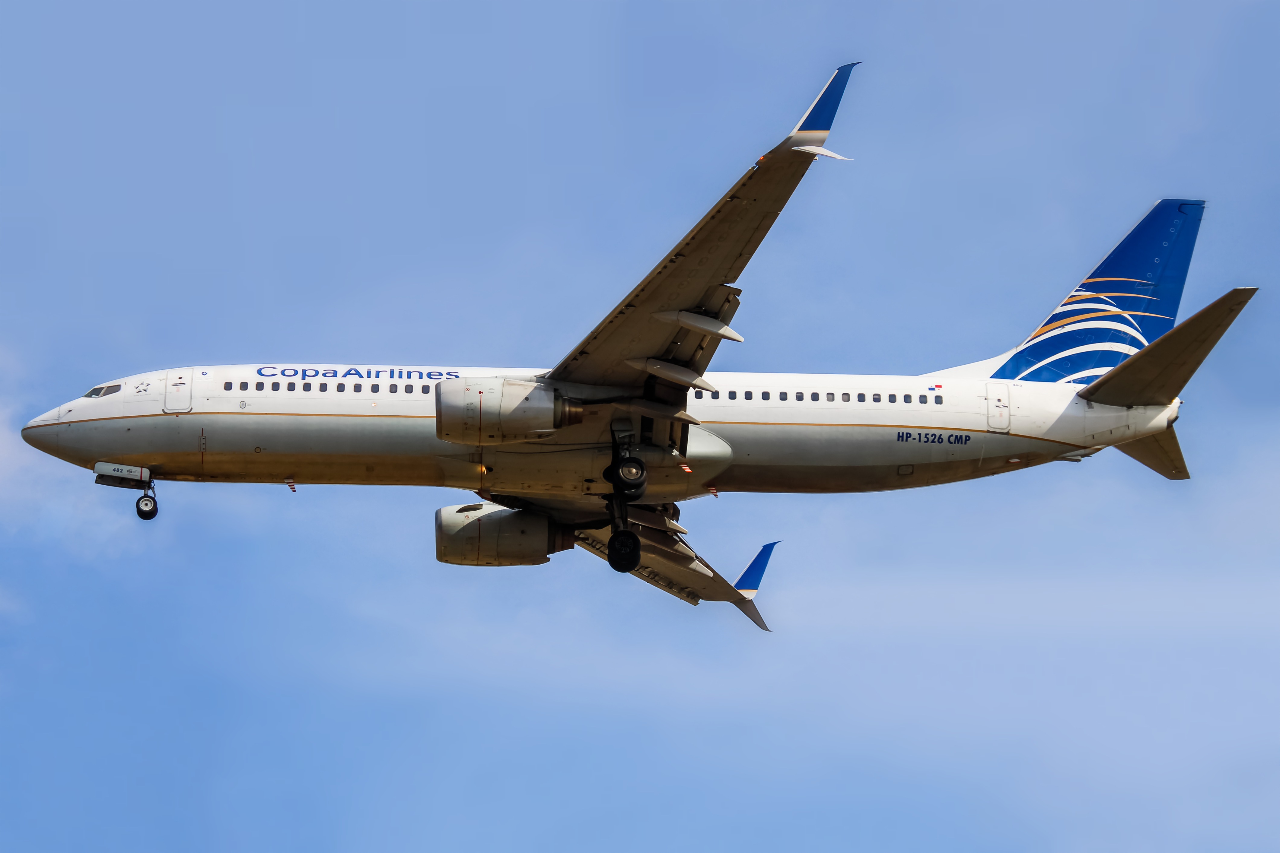 Full size: Copa Airlines Boeing 737-800 HP-1526CMP at Washington Dulles International Airport