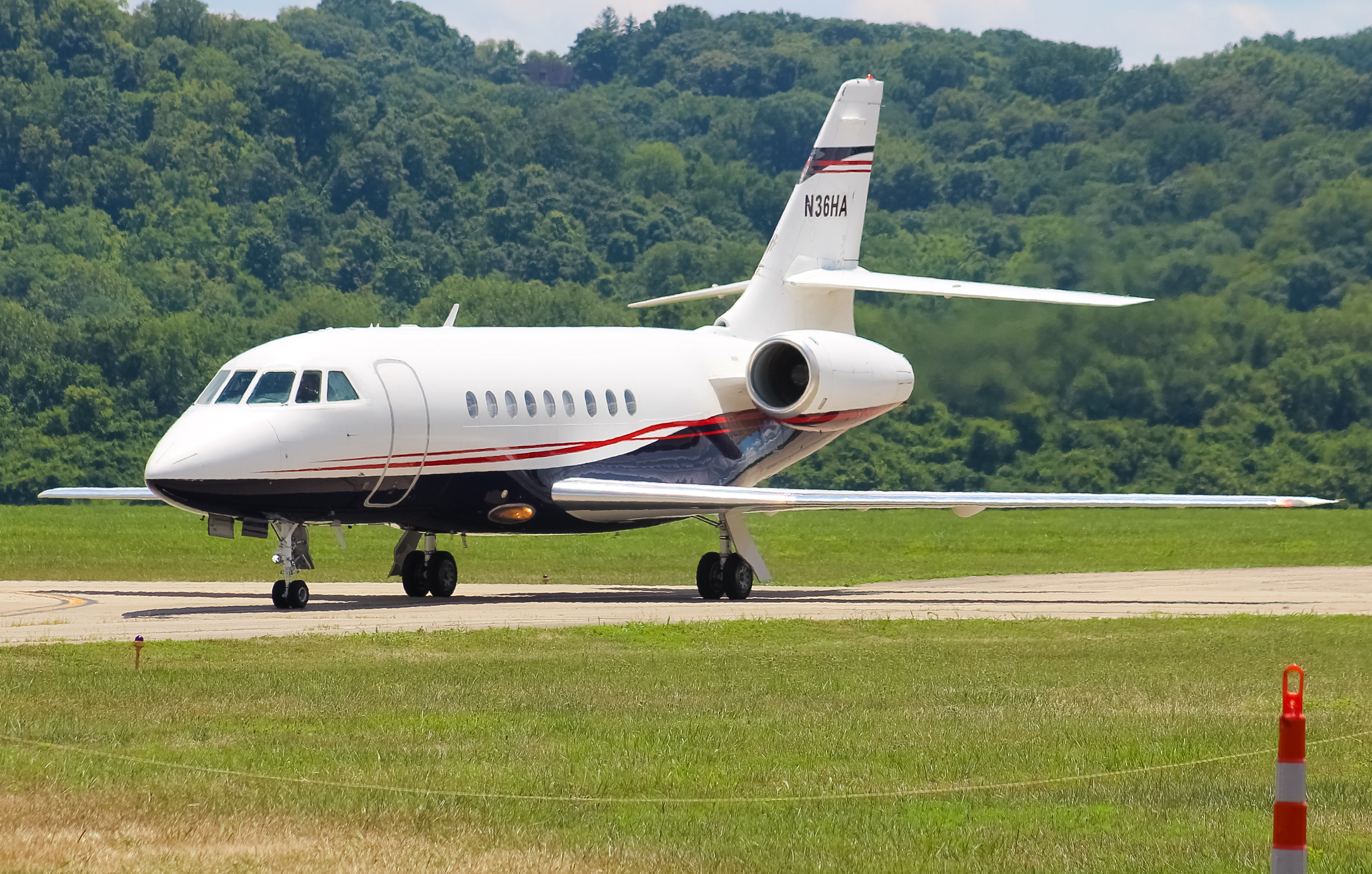 Full size: PRIVATE  Dassault Falcon 2000 N36HA at Cincinnati Municipal Airport/Lunken Field