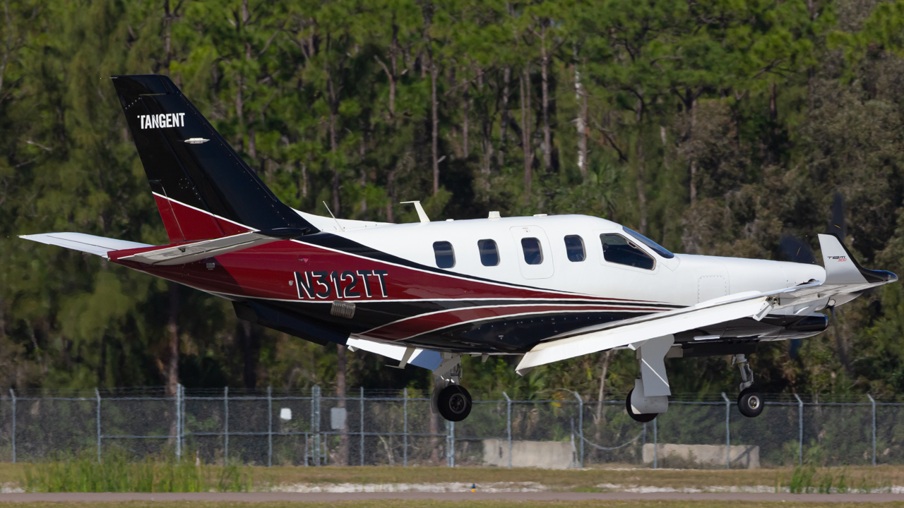 Full size: PRIVATE Socata TBM-700 N312TT at Naples Municipal Airport