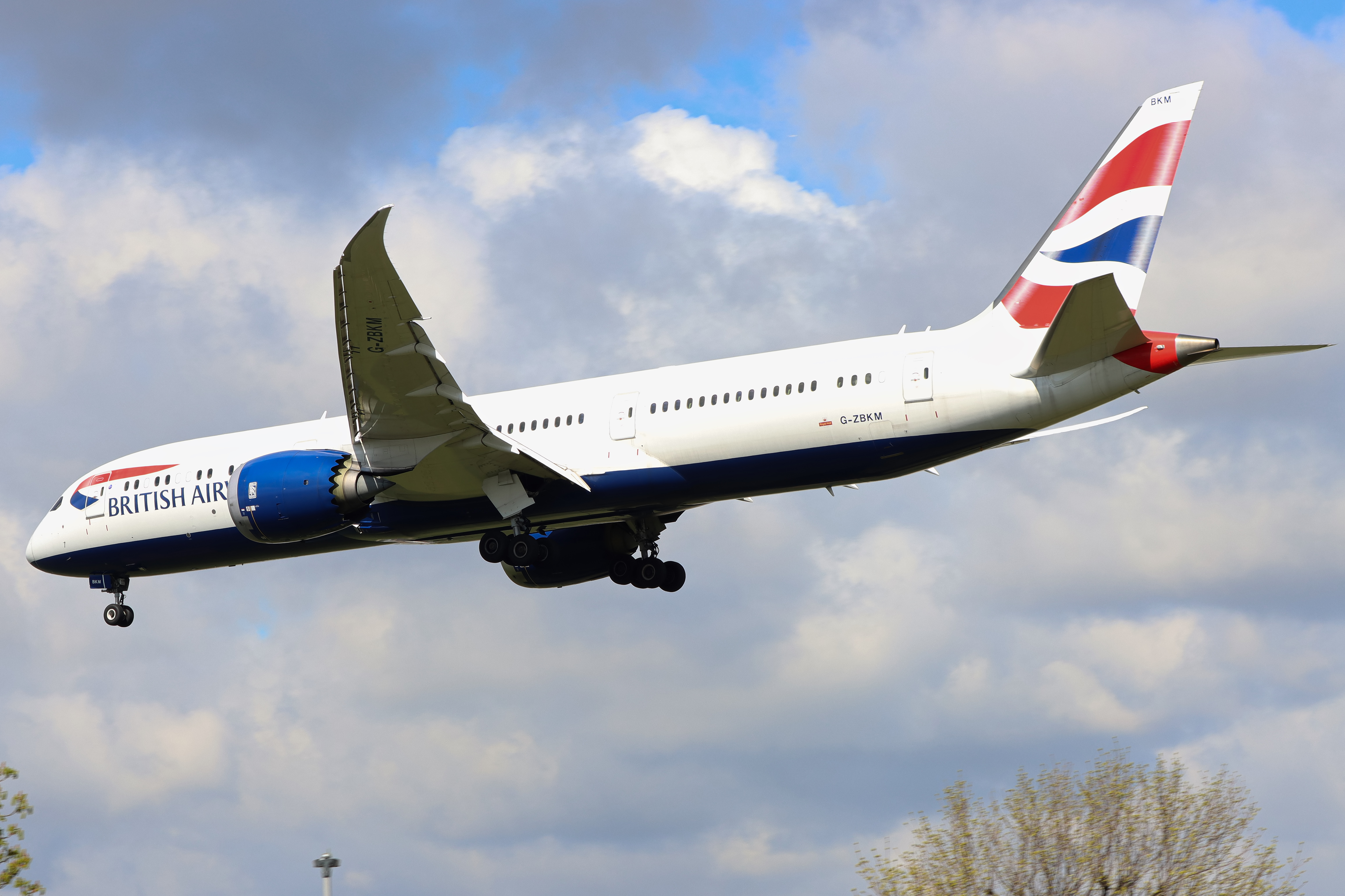 Full size: British Airways Boeing 787-9 G-ZBKM at London Heathrow International Airport