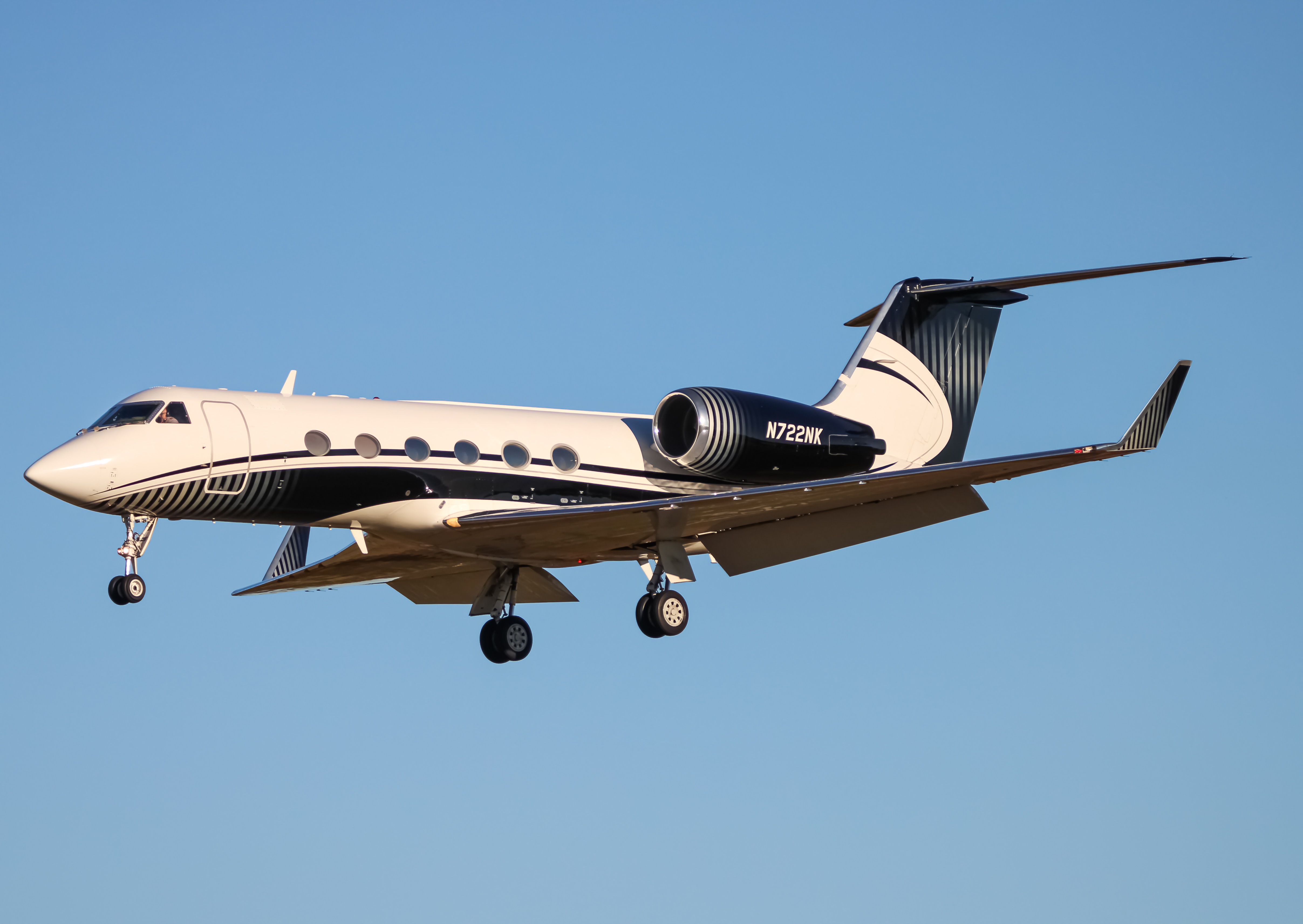 Full size: PRIVATE Gulfstream IV N722NK at Baltimore/Washington International Thurgood Marshall Airport