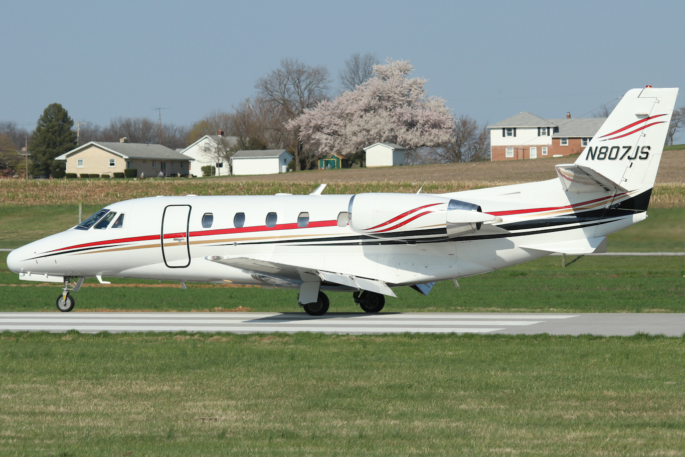 Full size: PRIVATE Cessna Citation 560XL Excel N807JS at York Airport