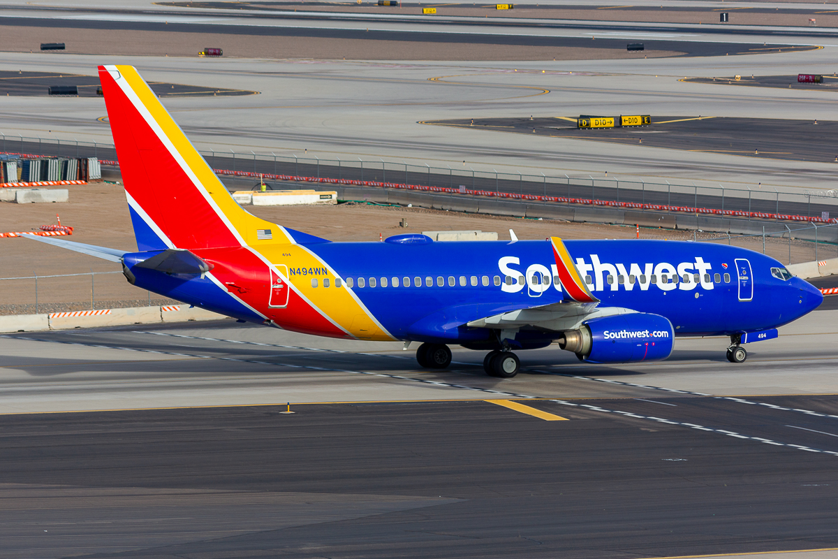 Full size: Southwest Airlines Boeing 737-700 N494WN at Phoenix Sky Harbor International Airport