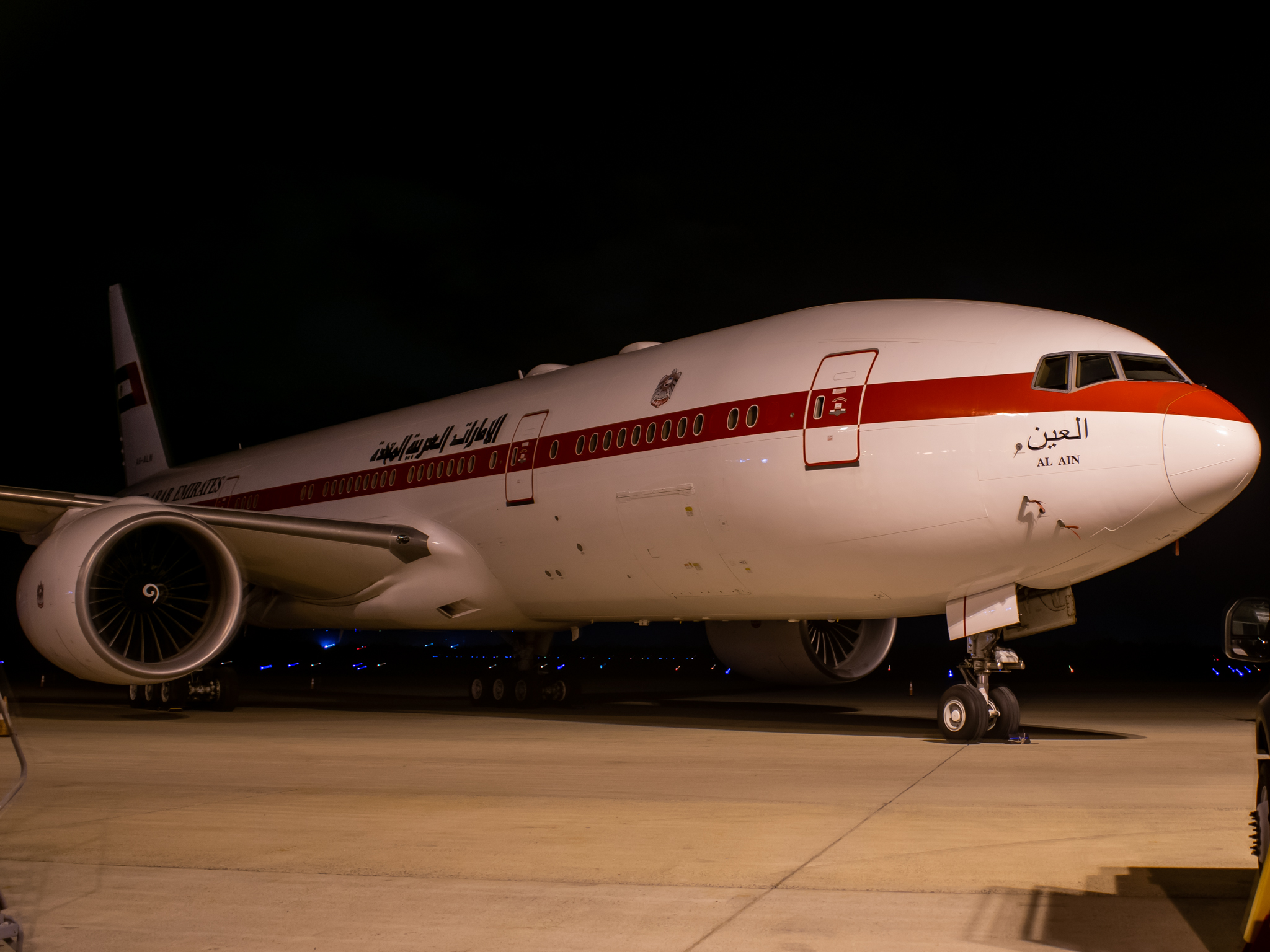 Full size: UAE Government Boeing 777-200ER A6-ALN at Washington Dulles International Airport