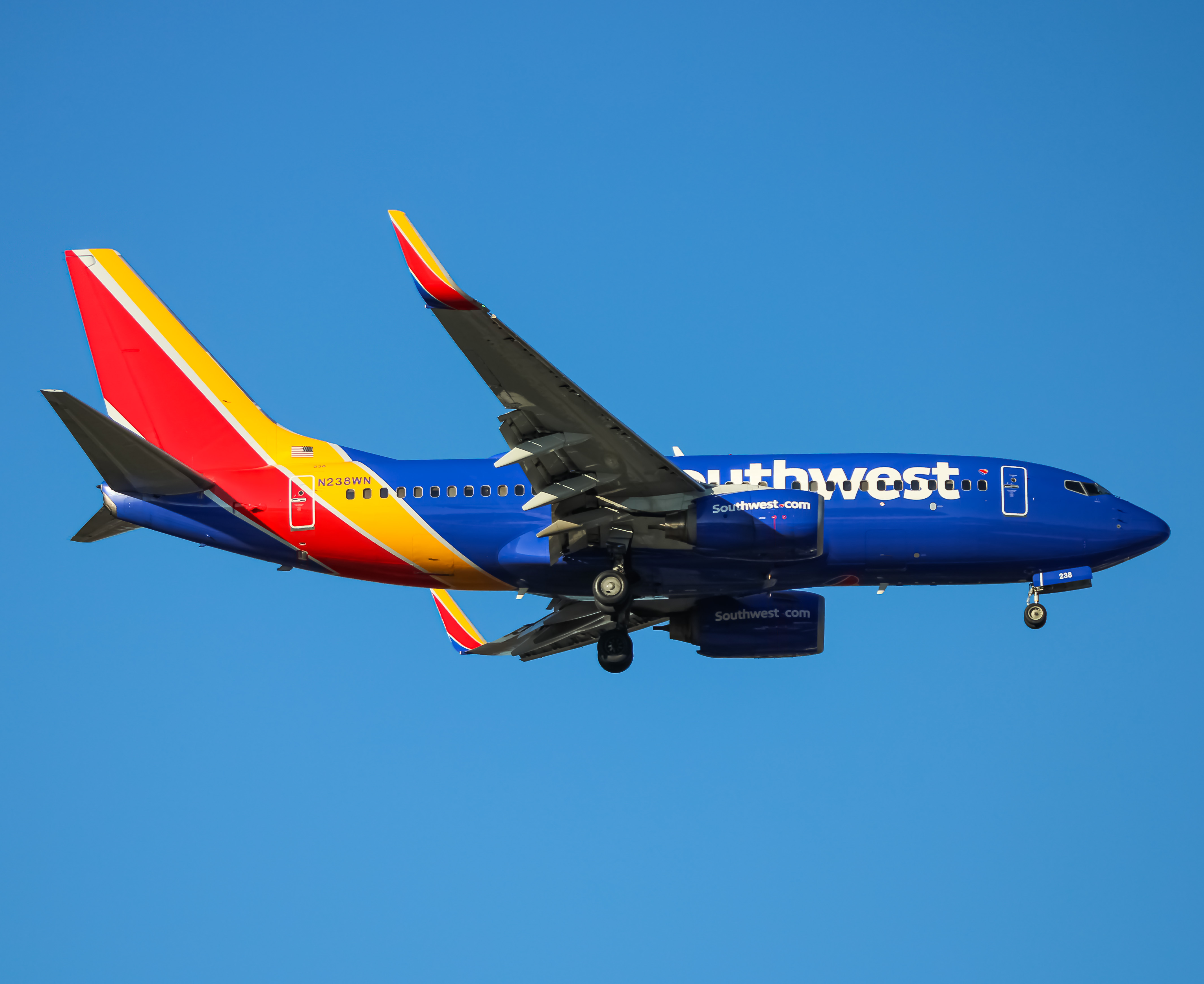 Full size: Southwest Airlines Boeing 737-700 N238WN at Baltimore/Washington International Thurgood Marshall Airport