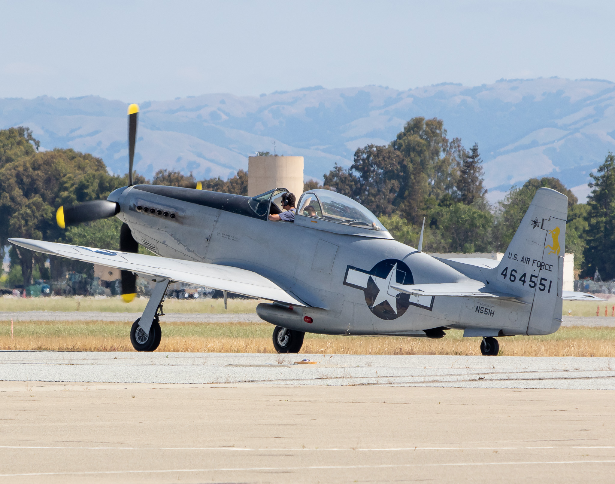 Full size: PRIVATE P-51 Mustang N551H at Moffett Federal Airfield