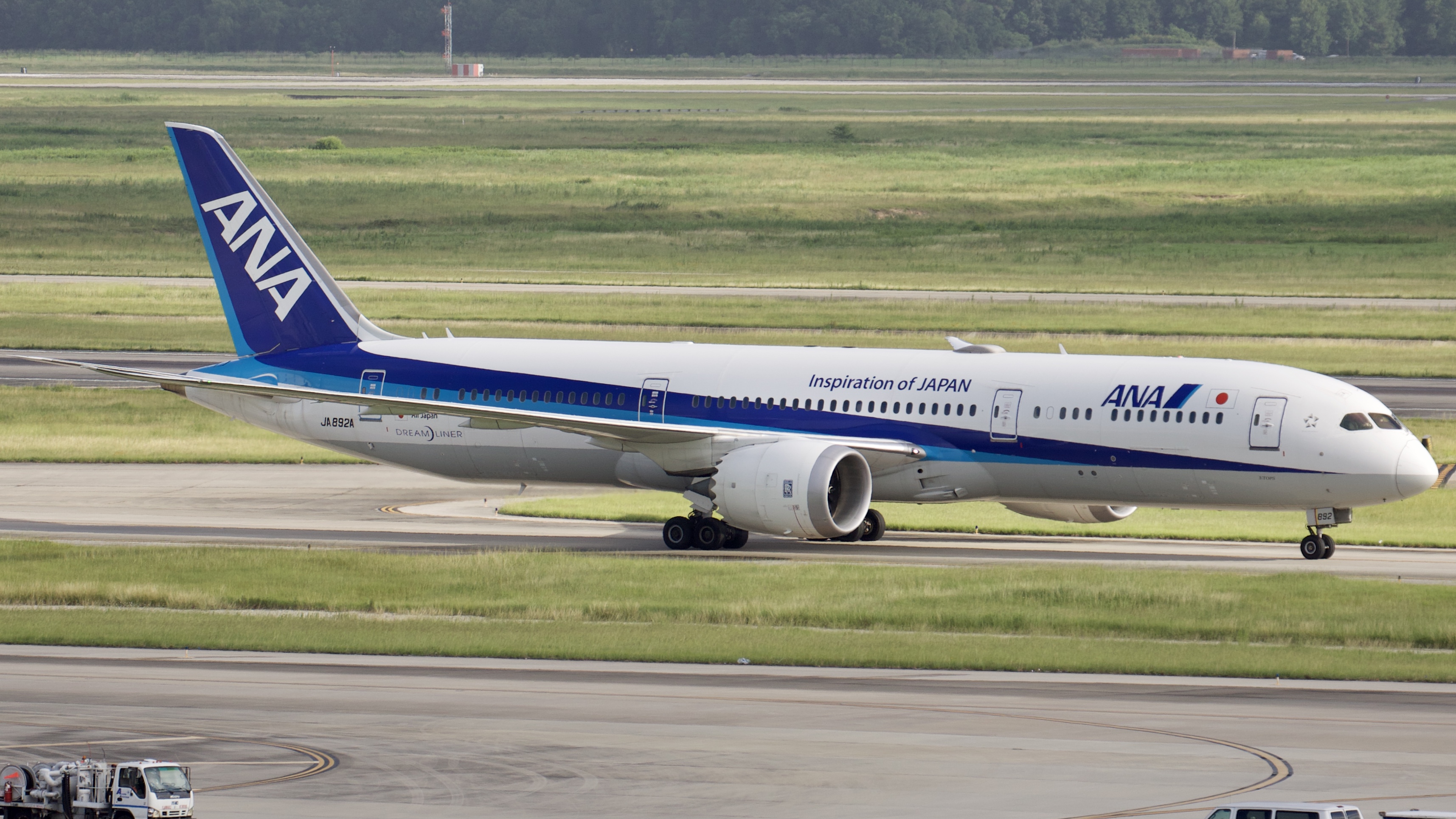 Full size: All Nippon Airways Boeing 787-9 JA892A at Houston-George Bush Intercontinental Airport