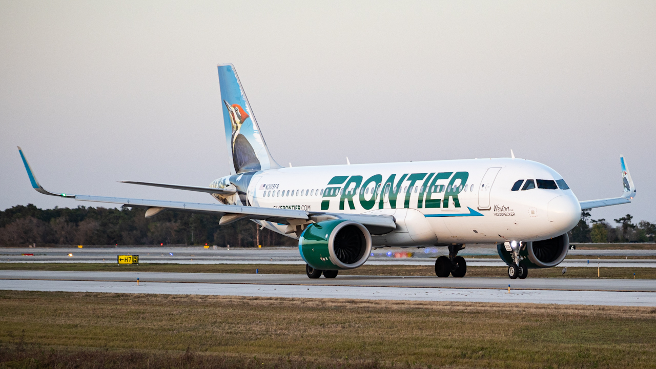 Full size: Frontier Airlines Airbus A320NEO N309FR at Orlando International Airport