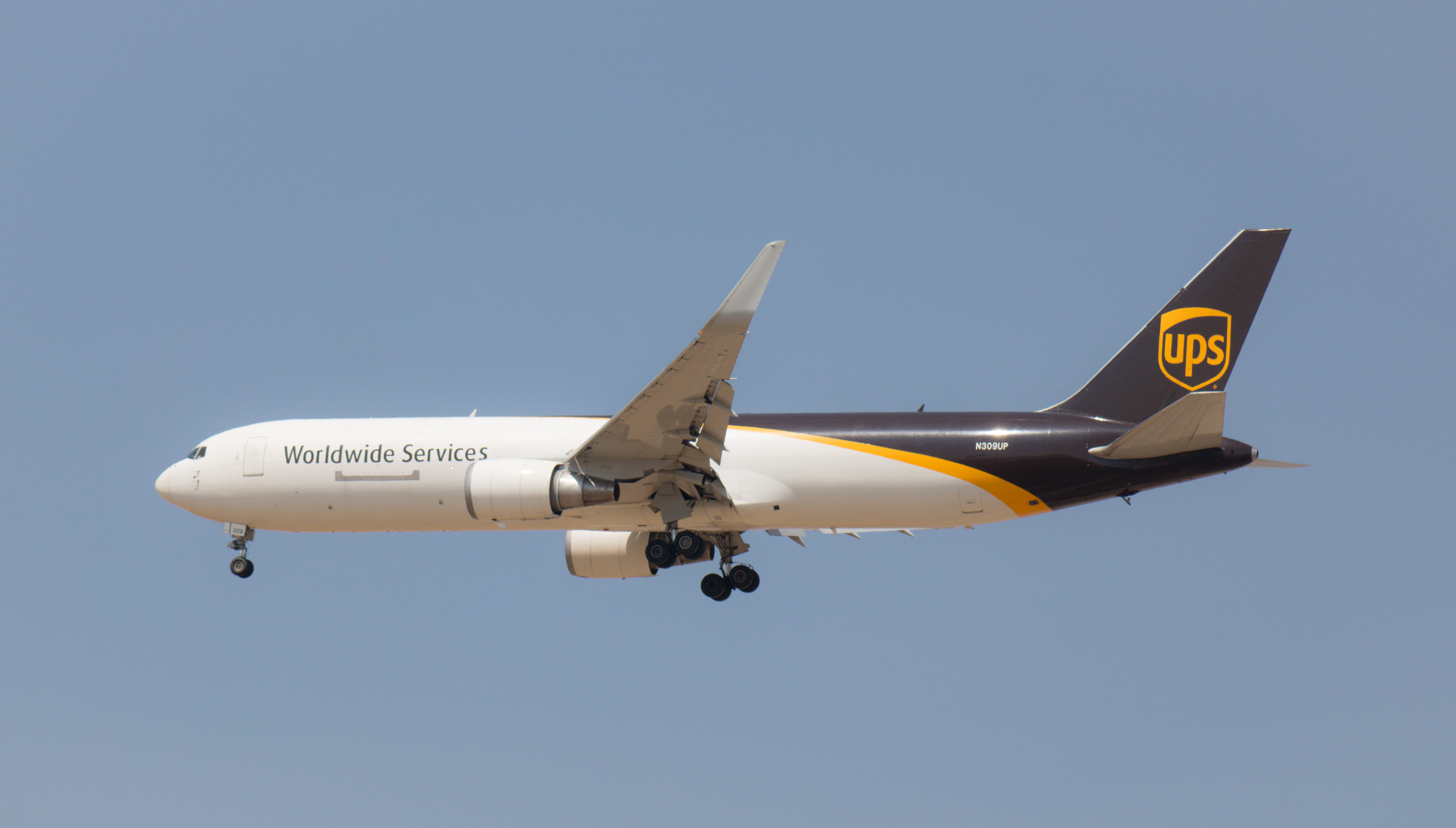 Full size: United Parcel Service Boeing 767-300F N309UP at Boise Air Terminal/Gowen Field