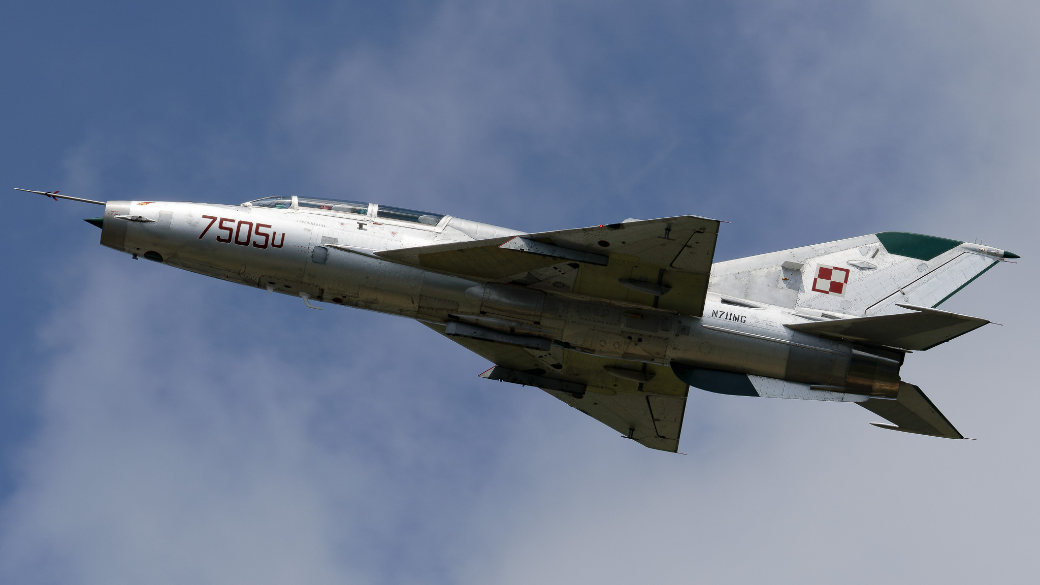 Full size: PRIVATE Mikoyan-Gurevich MiG-21 Fishbed N711MG at St. Petersburg Clearwater International Airport
