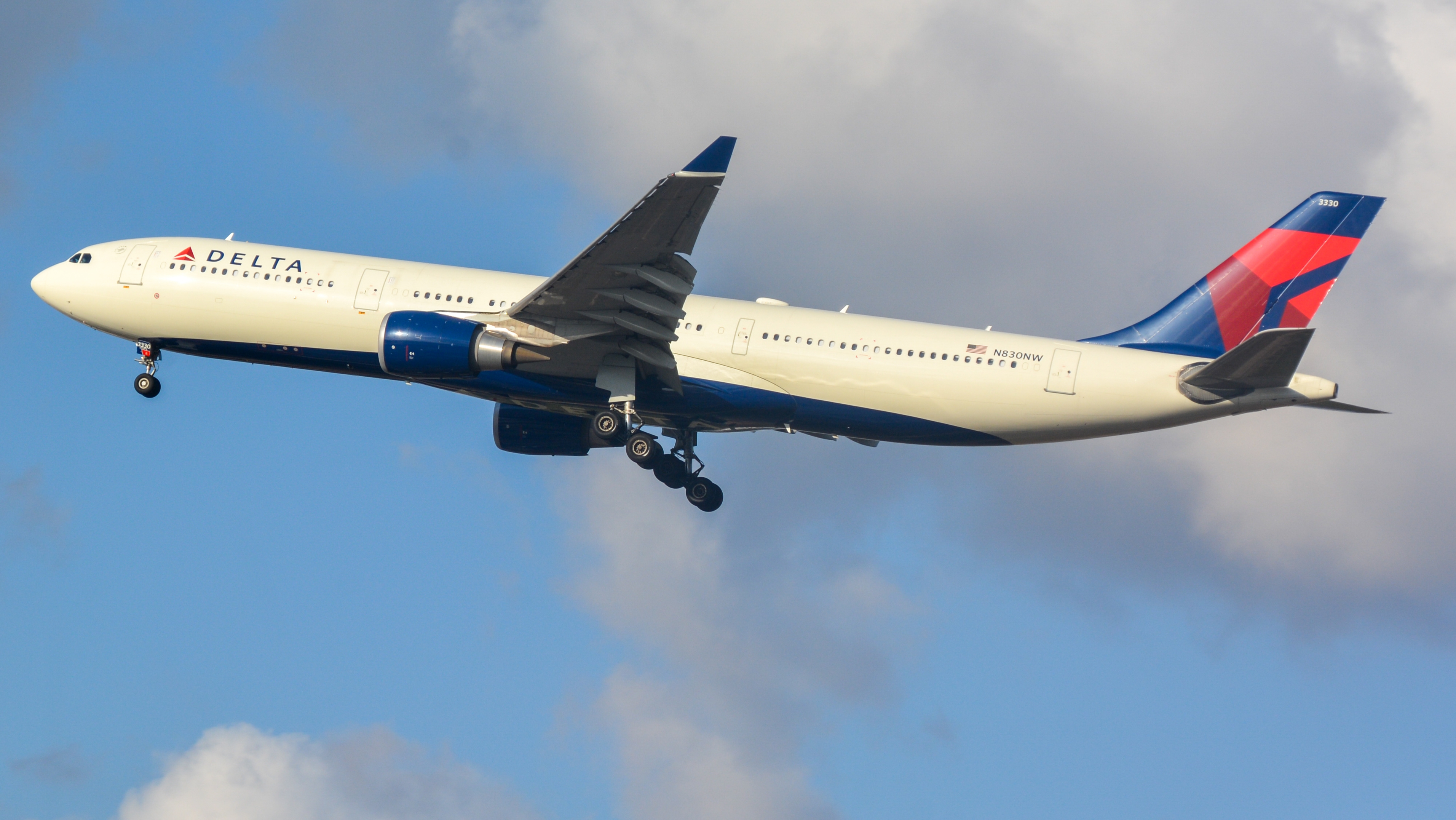 Full size: Delta Airlines Airbus A330-300 N830NW at Tel Aviv-Ben Gurion Airport