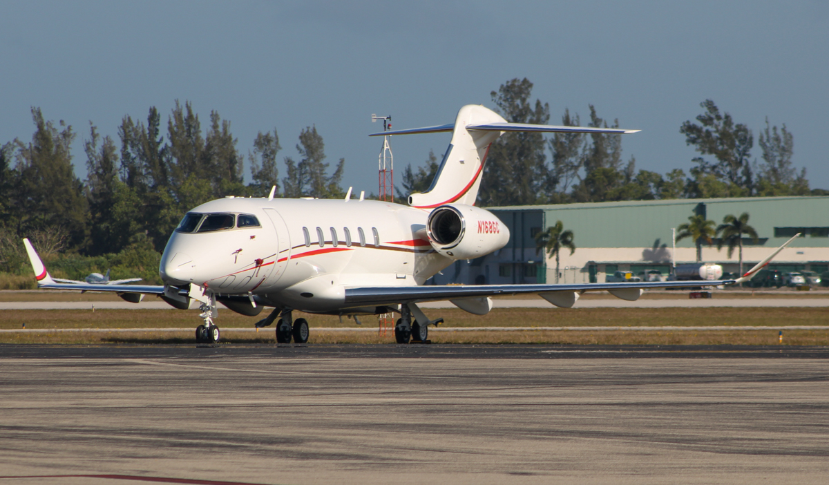 Full size: PRIVATE Bombardier Challenger 350 N168GC at Naples Municipal Airport