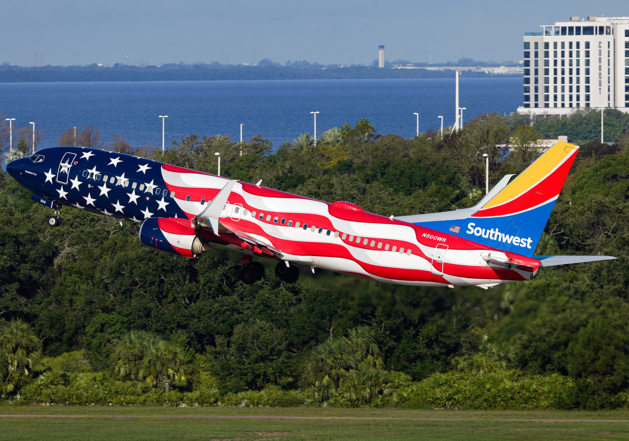 Full size: Southwest Airlines Boeing 737-800 N500WR at Tampa International Airport