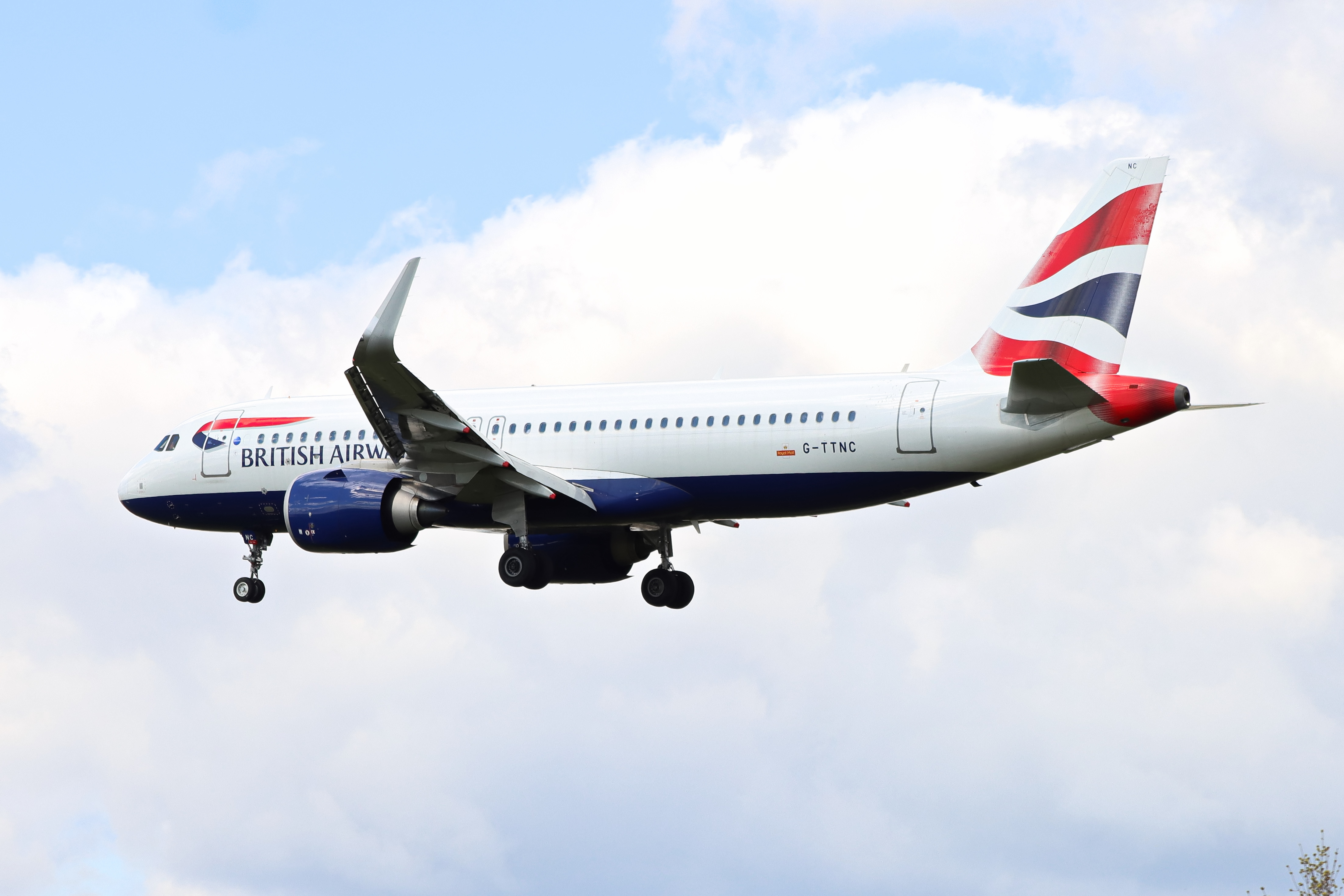 Full size: British Airways Airbus A320NEO G-TTNC at London Heathrow International Airport
