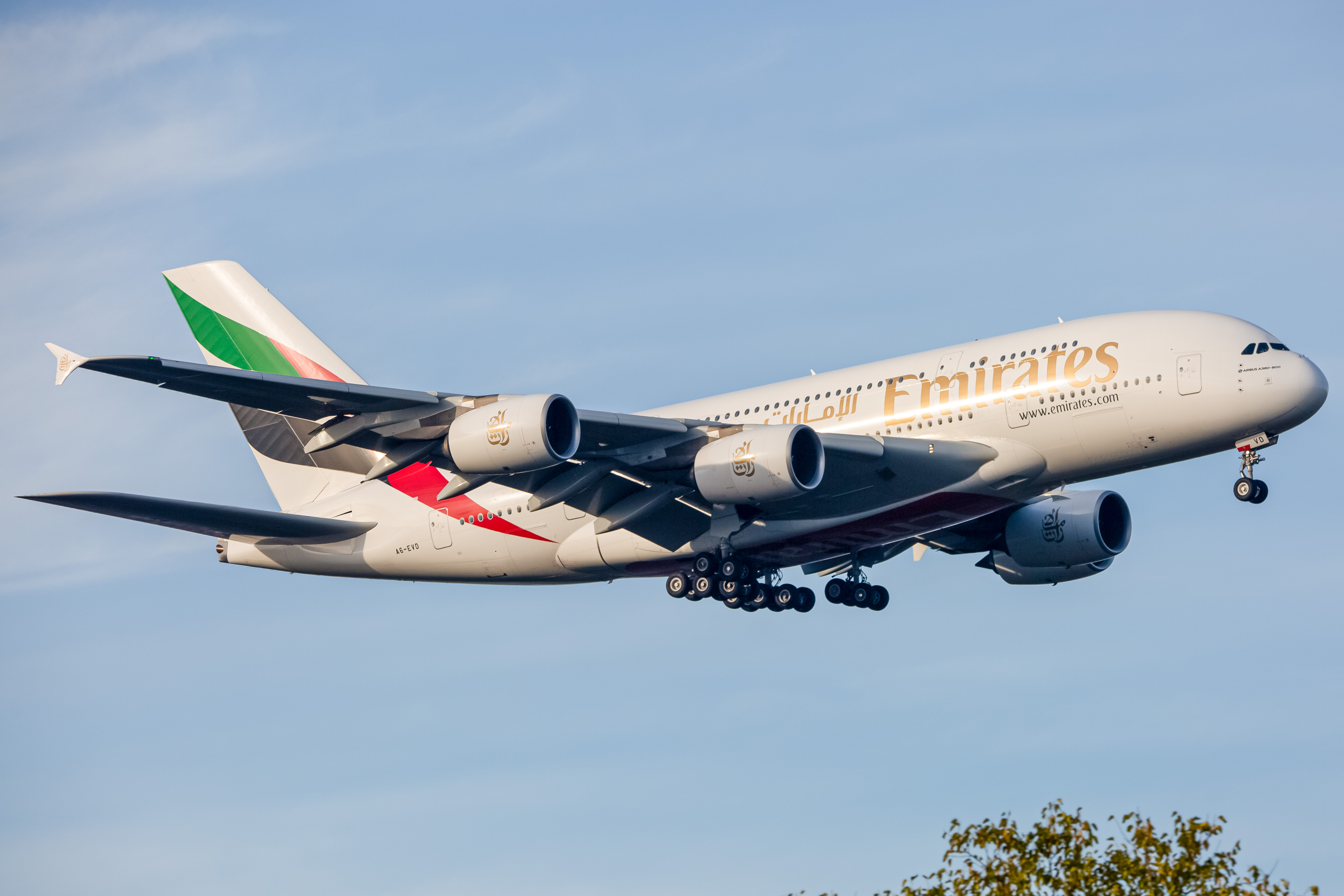 Full size: Emirates Airbus A380-800 A6-EVD at Washington Dulles International Airport