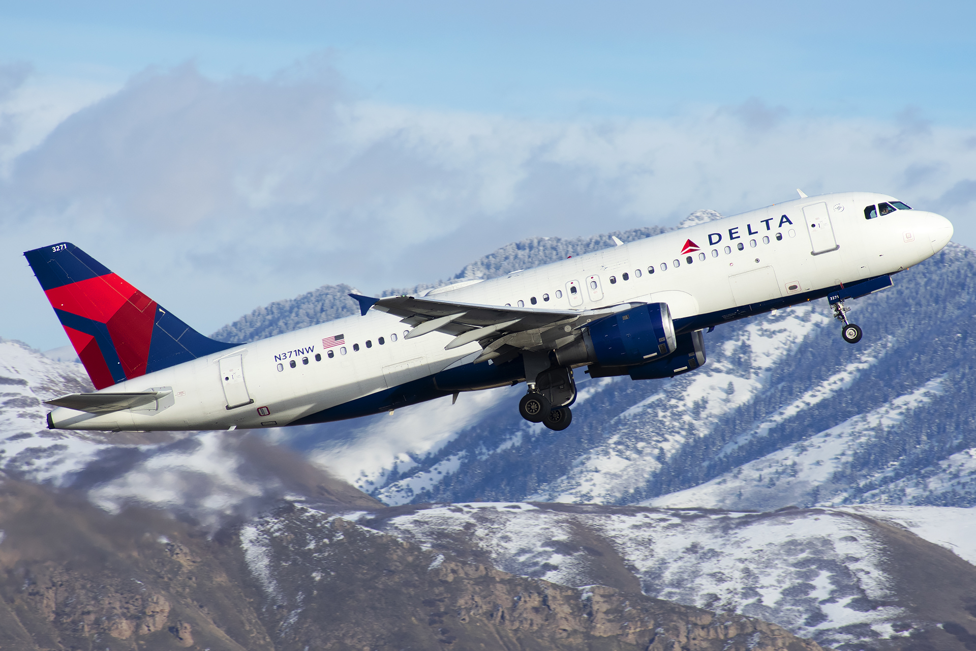 Full size: Delta Airlines Airbus A320 N371NW at Salt Lake City International Airport