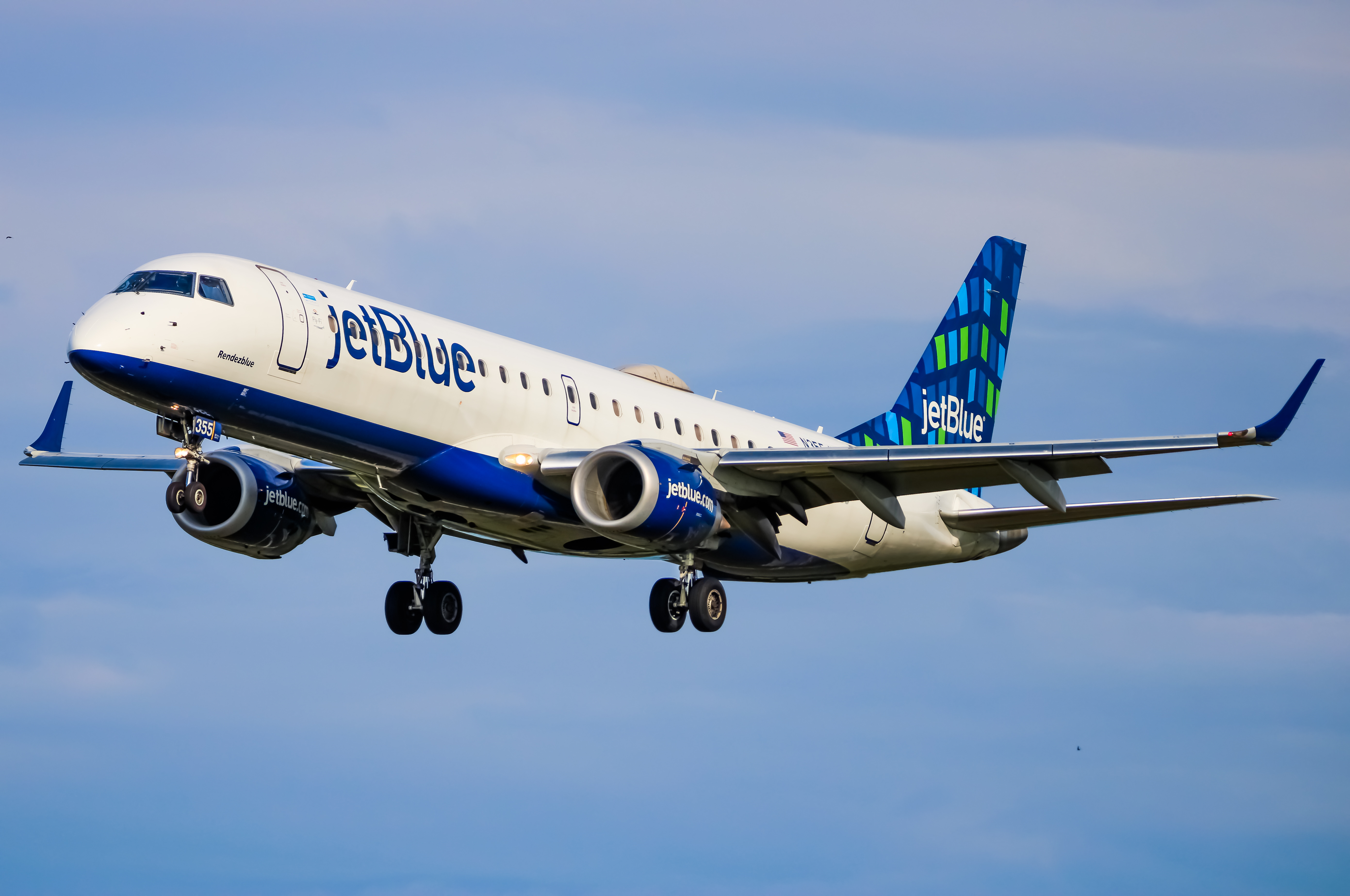 Full size: JetBlue Airways Embraer E190 N355JB at Baltimore/Washington International Thurgood Marshall Airport
