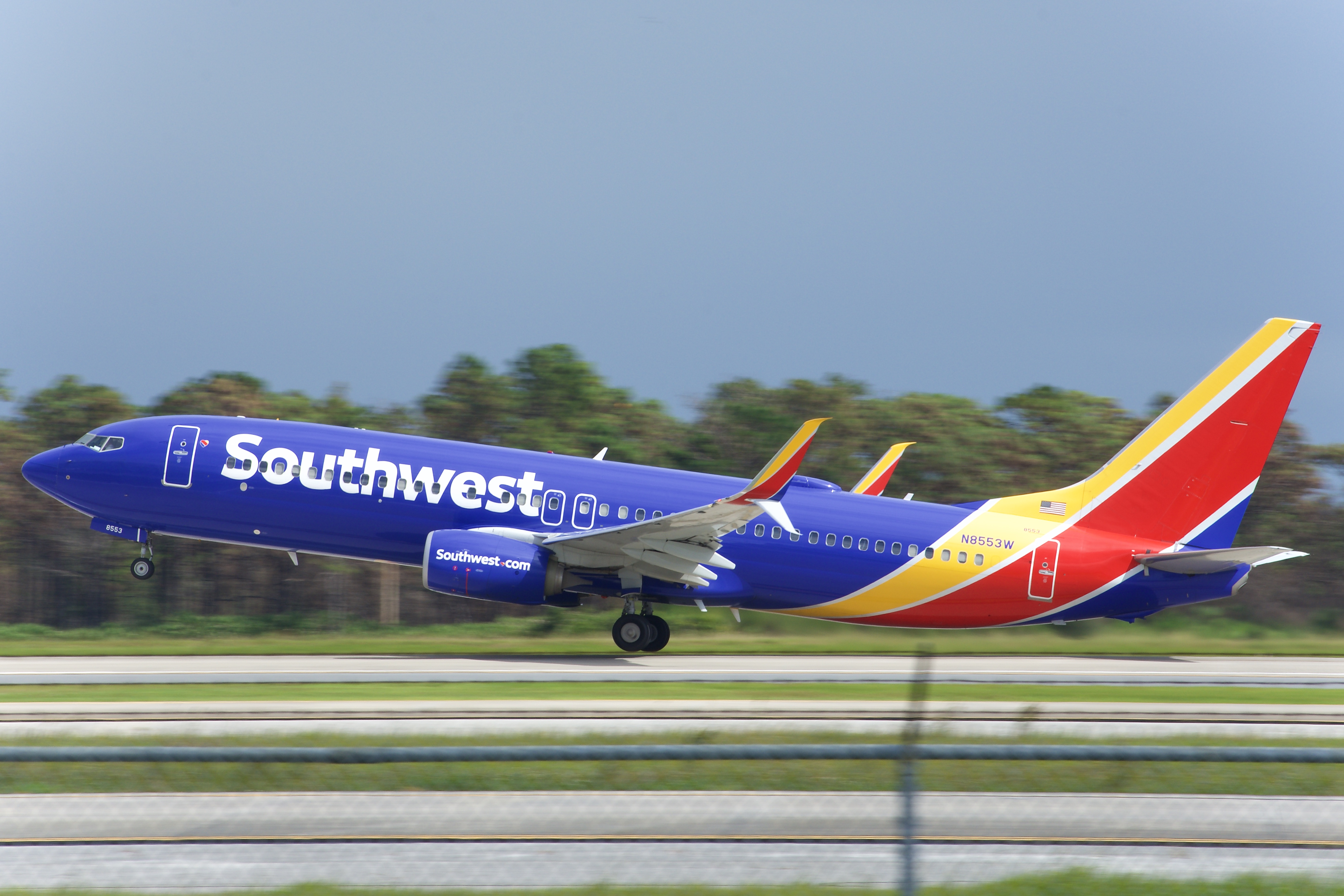 Full size: Southwest Airlines Boeing 737-800 N8553W at Orlando International Airport