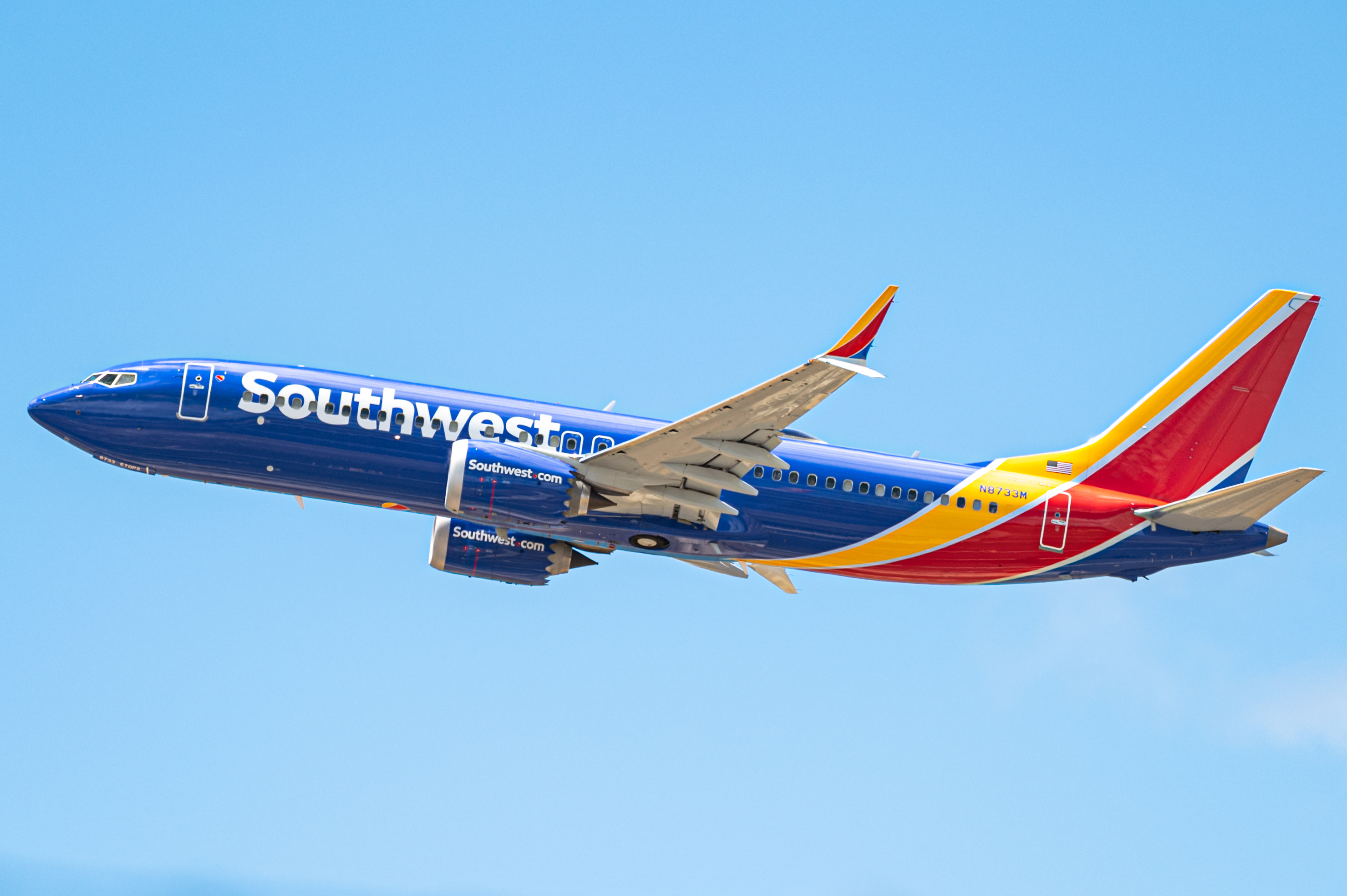Full size: Southwest Airlines Boeing 737 MAX 8 N8733M at Daniel K Inouye International Airport