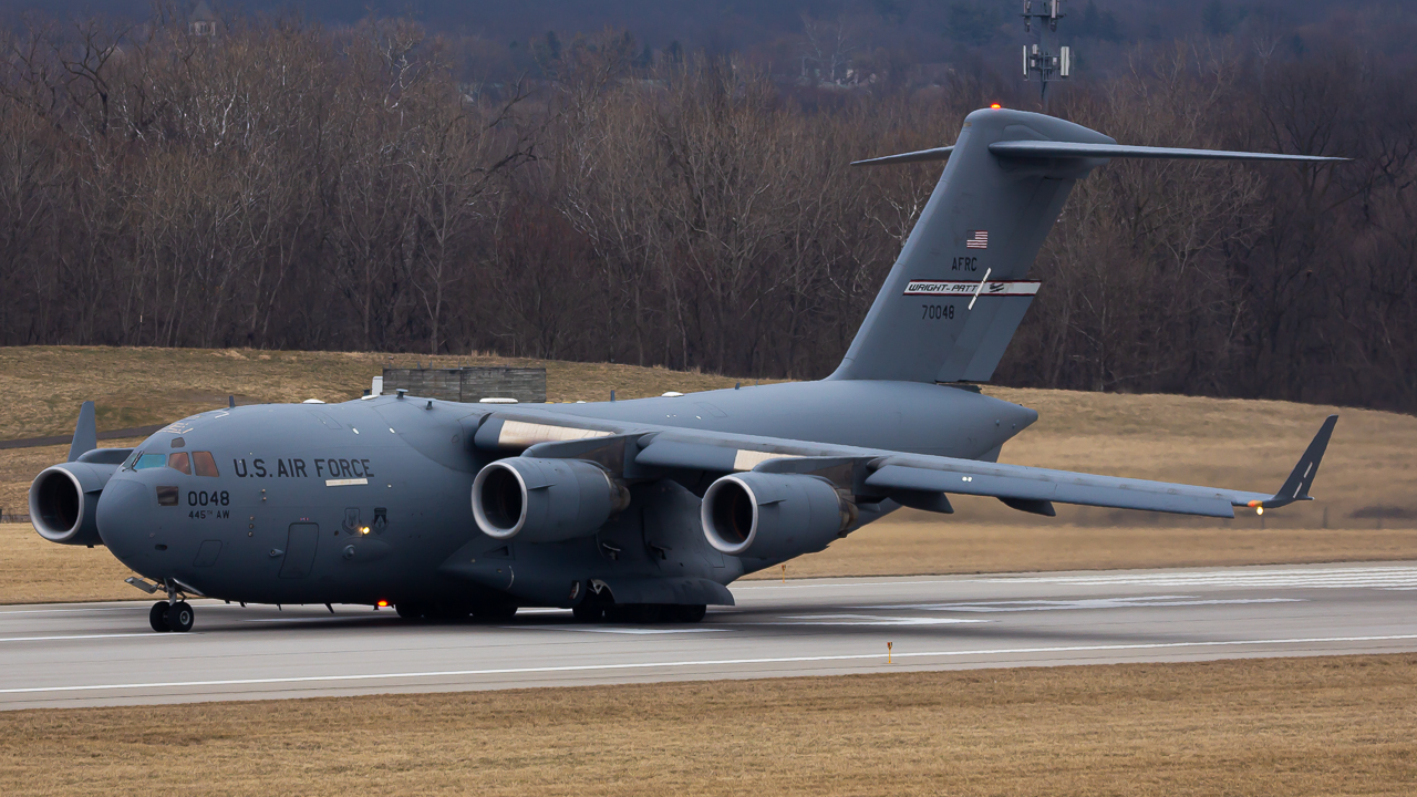 Full size: USAF - United States Air Force Boeing C-17 Globemaster III 70048 at John Glenn Columbus International Airport